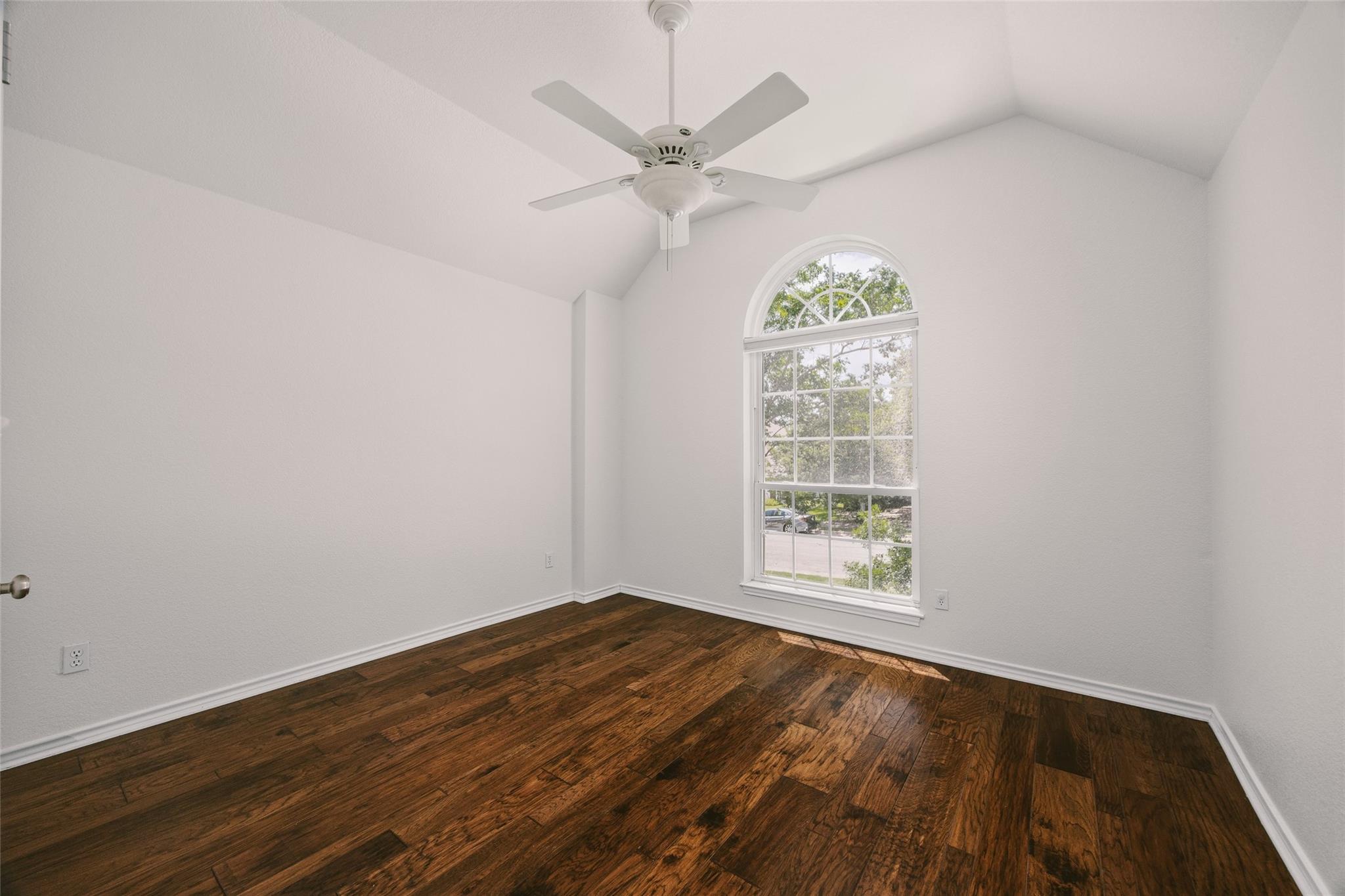 2400 Dunes Dr, Pflugerville, TX 78660