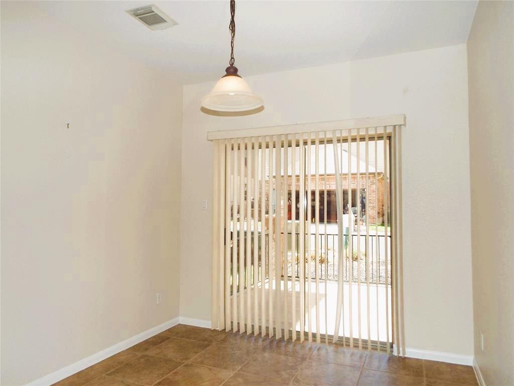 11400 W Parmer Ln W # 27, Cedar Park, TX 78613