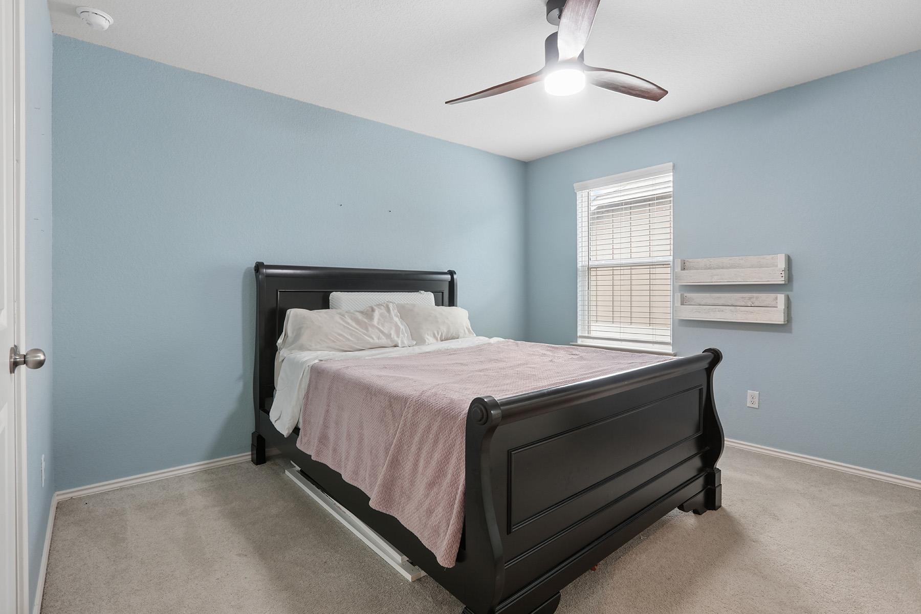 160 Sweetleaf Dr, Buda, TX 78610
