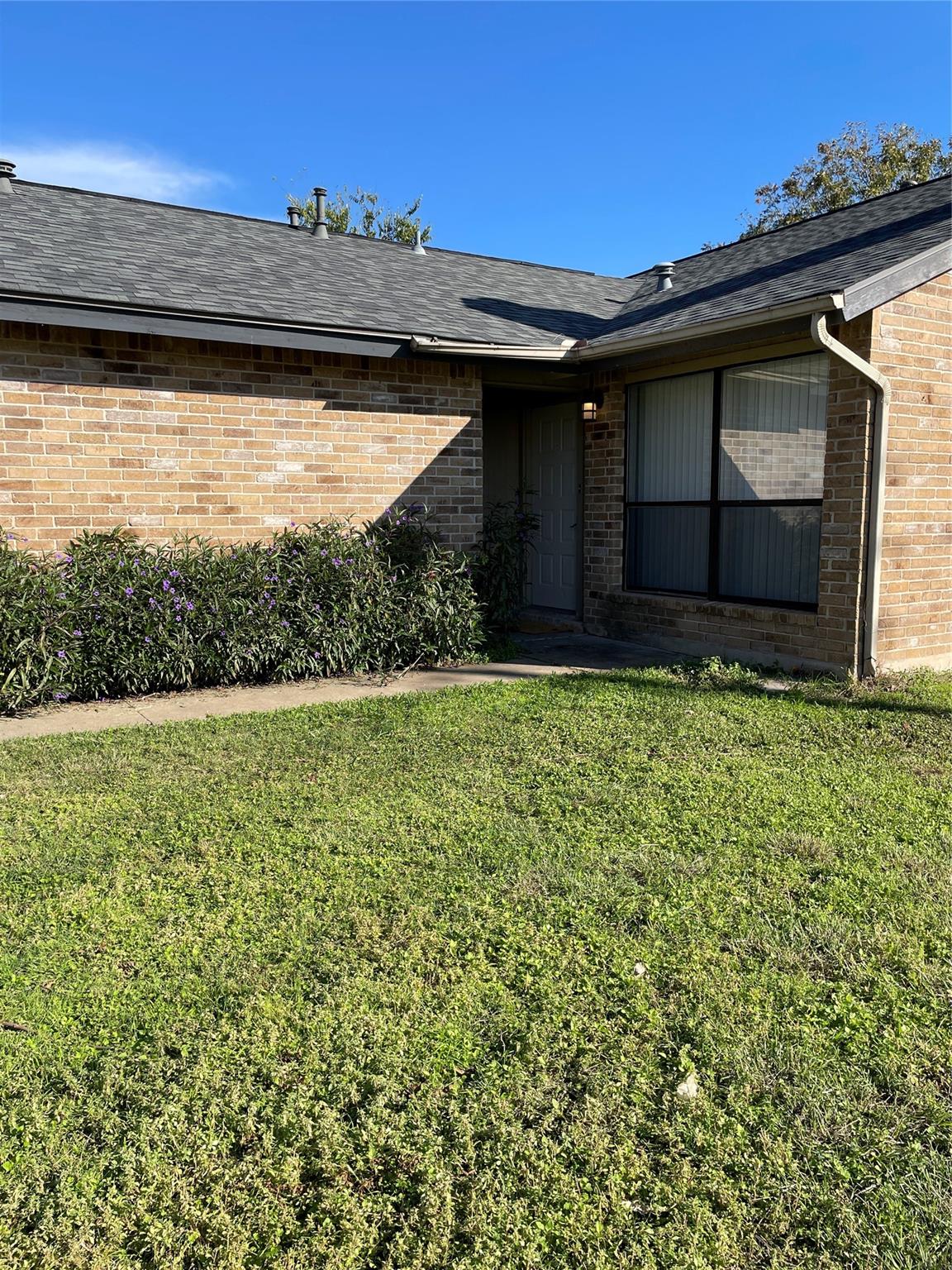 9821 Meadowheath Dr # B, Austin, TX 78729