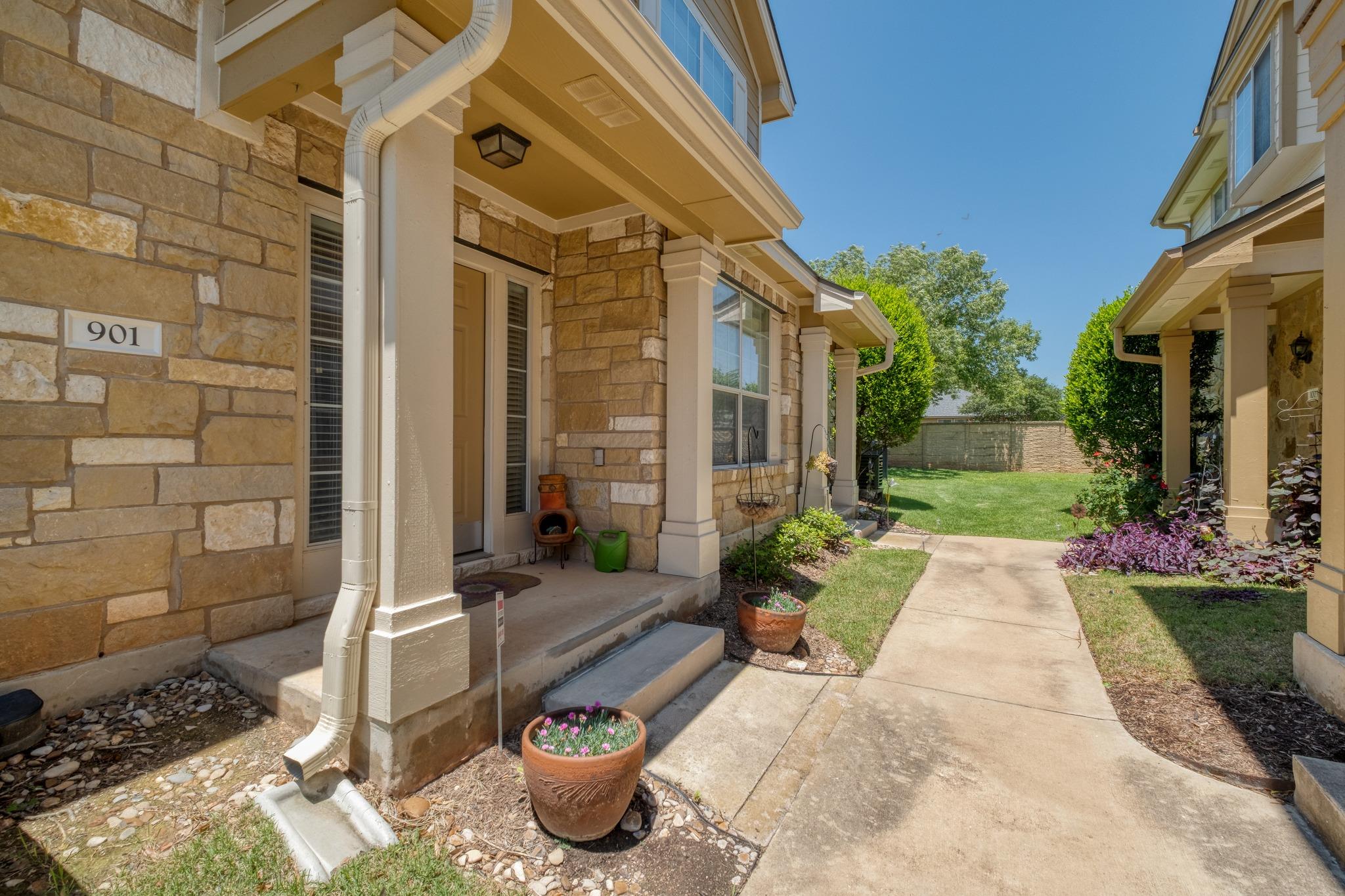 16100 S Great Oaks Dr # 901, Round Rock, TX 78681