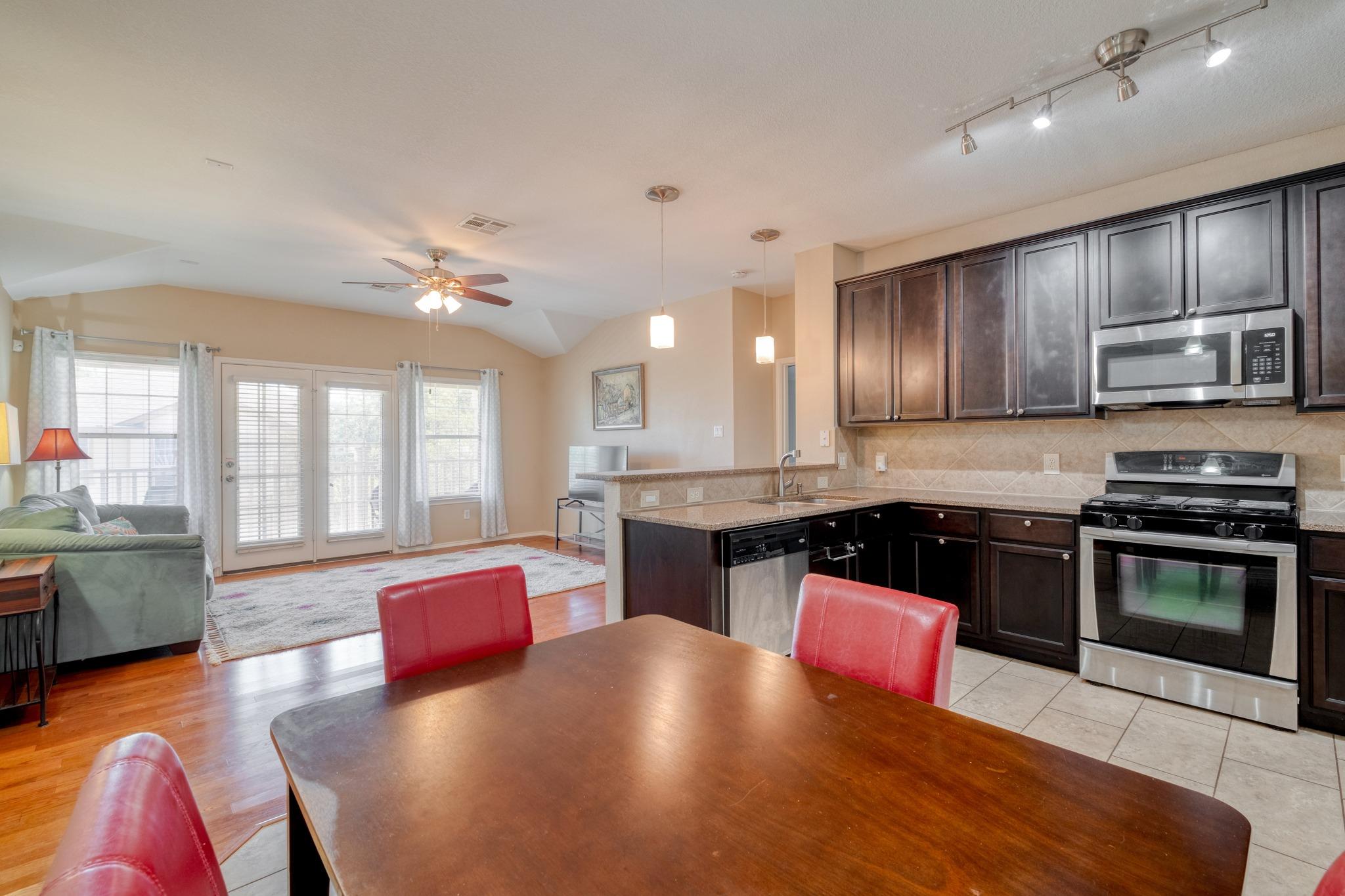 16100 S Great Oaks Dr # 901, Round Rock, TX 78681