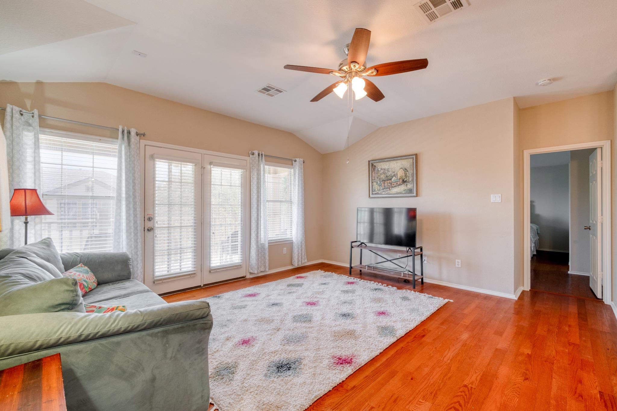 16100 S Great Oaks Dr # 901, Round Rock, TX 78681