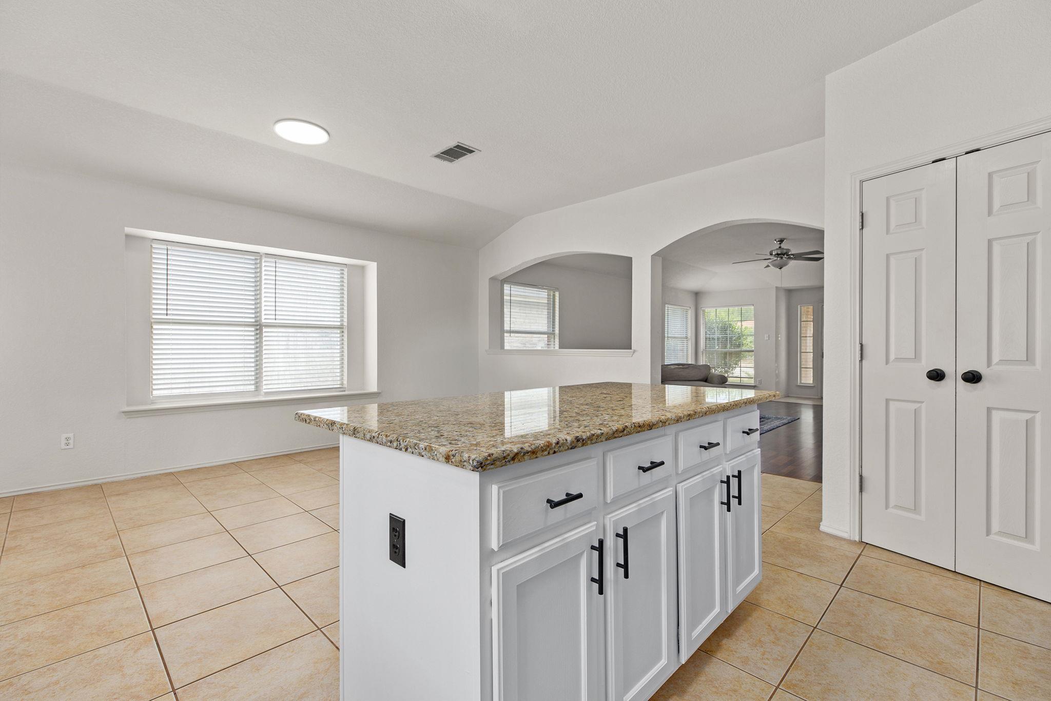 15725 CADOZ Dr, Austin, TX 78728
