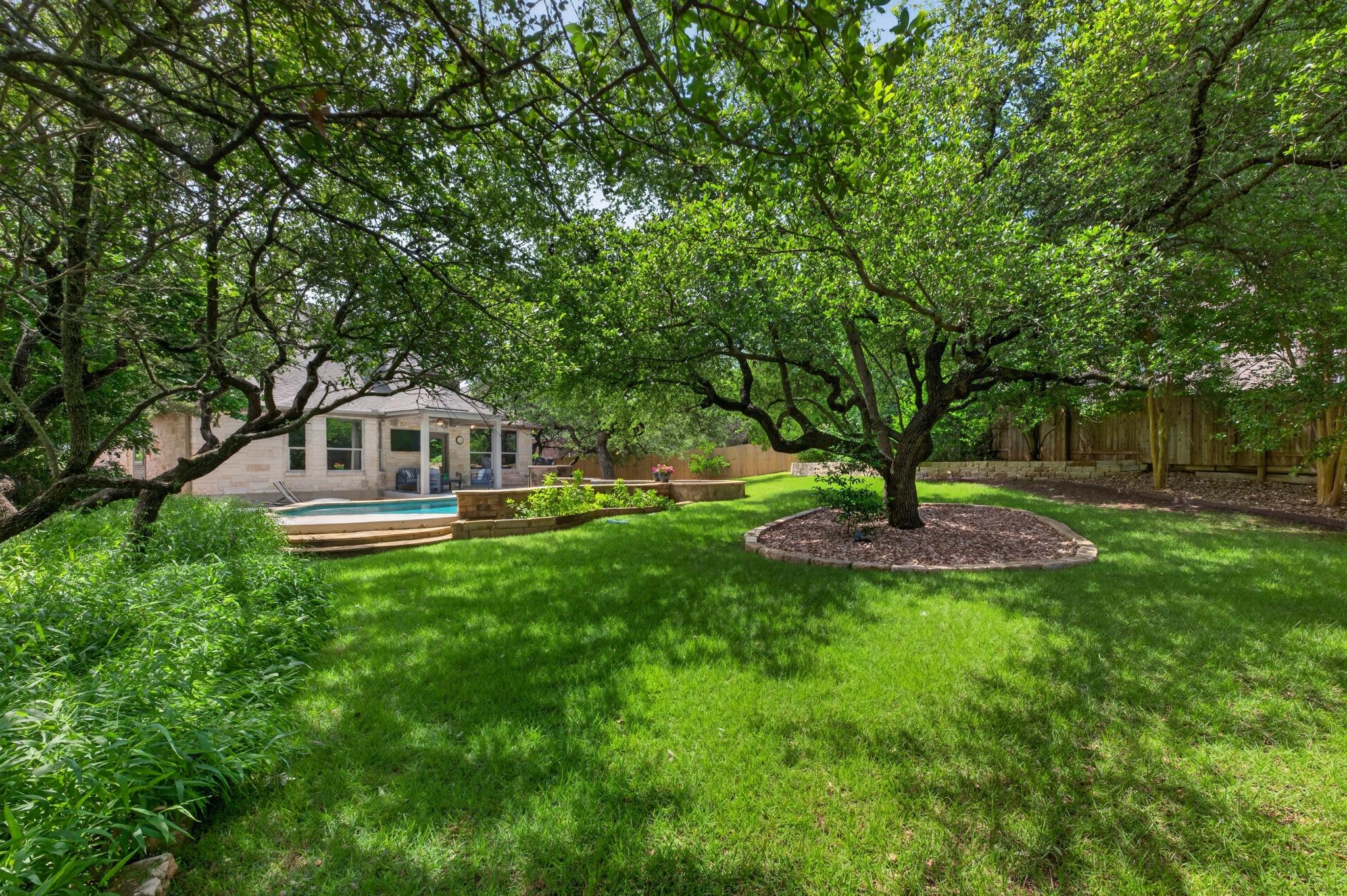 8025 Levata Dr, Austin, TX 78739