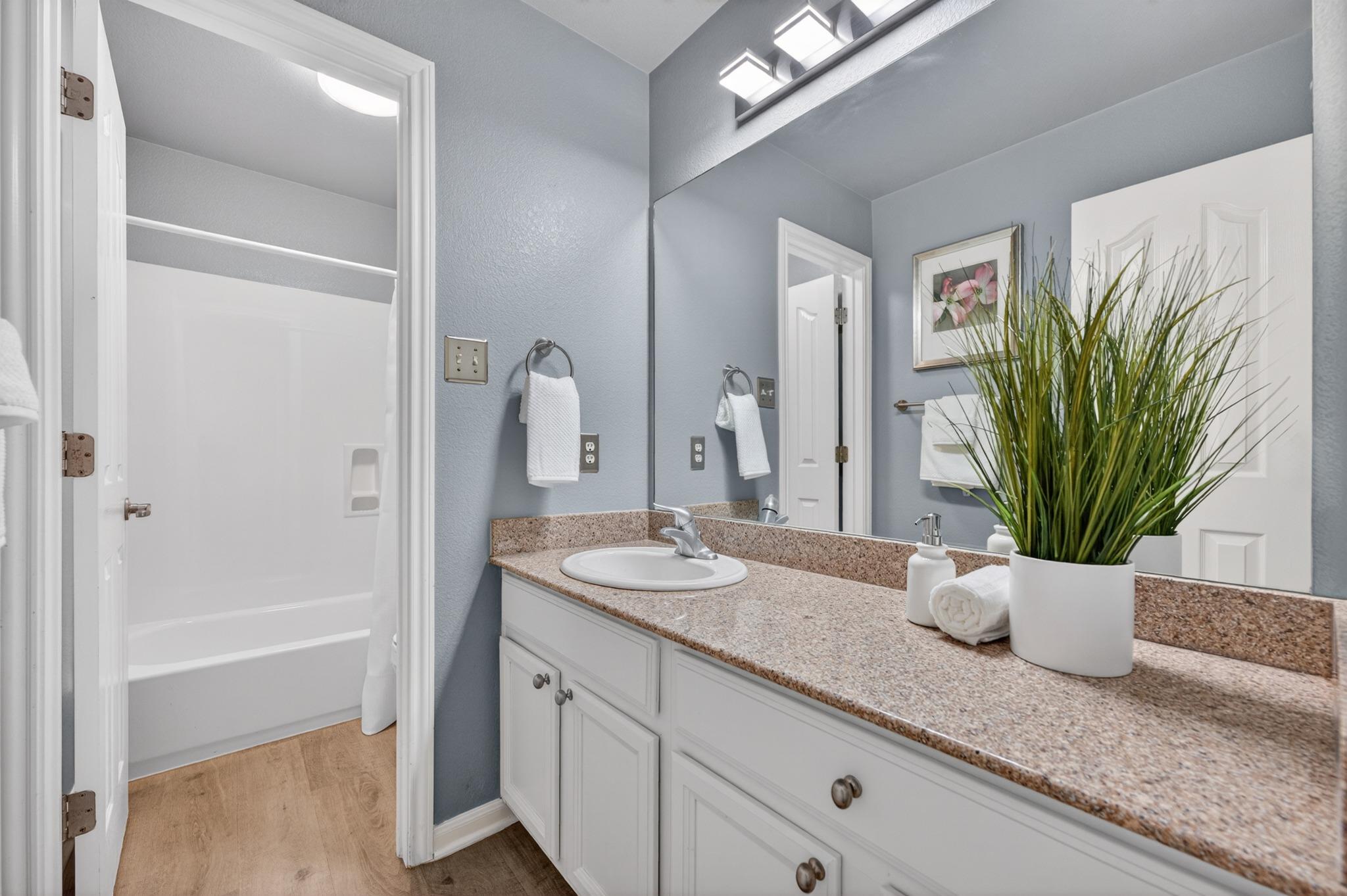 8025 Levata Dr, Austin, TX 78739