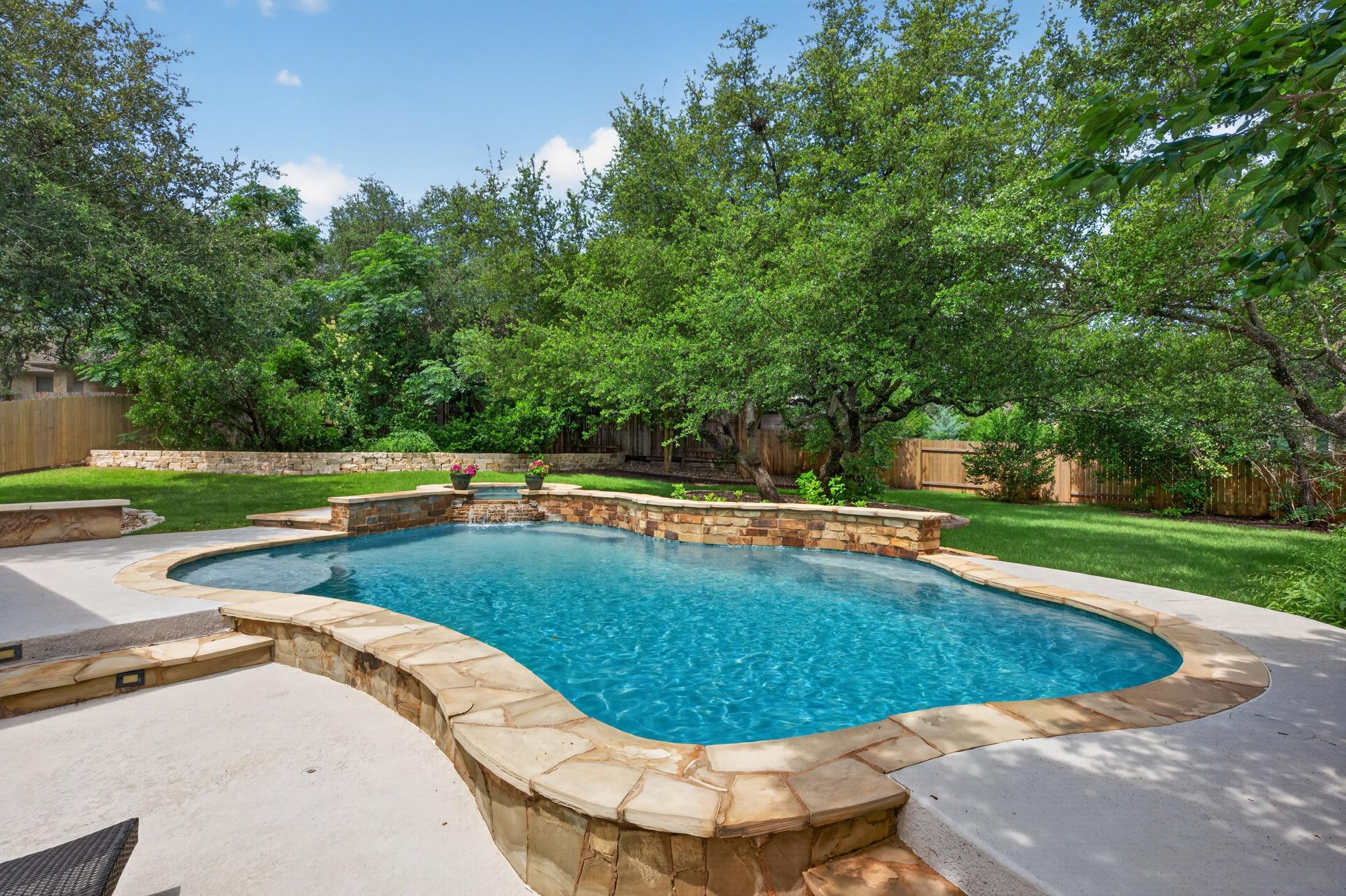8025 Levata Dr, Austin, TX 78739