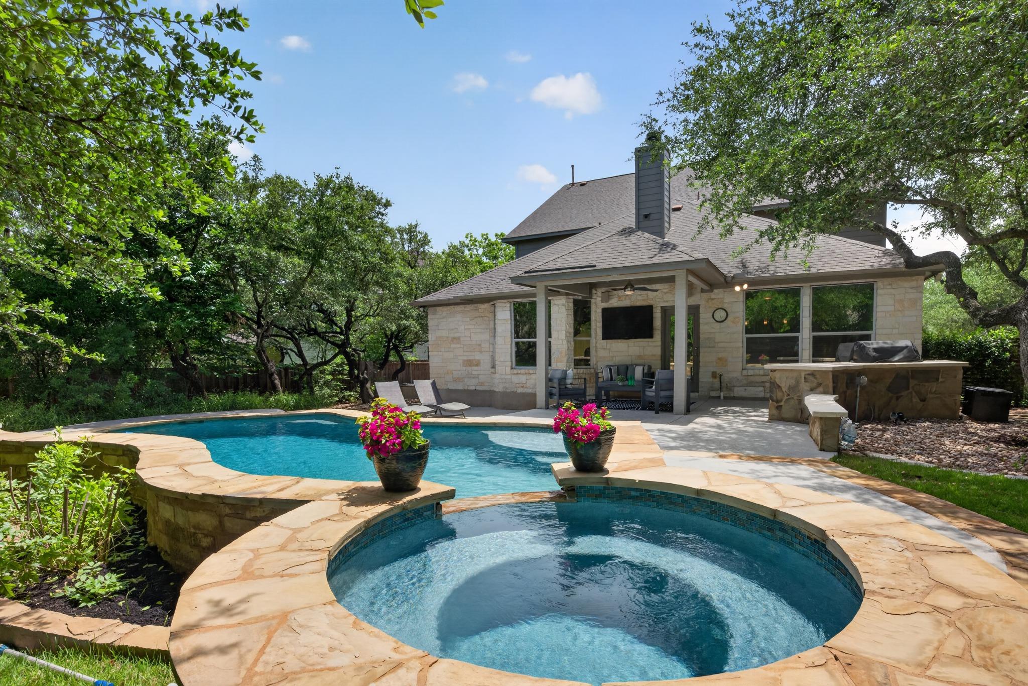 8025 Levata Dr, Austin, TX 78739