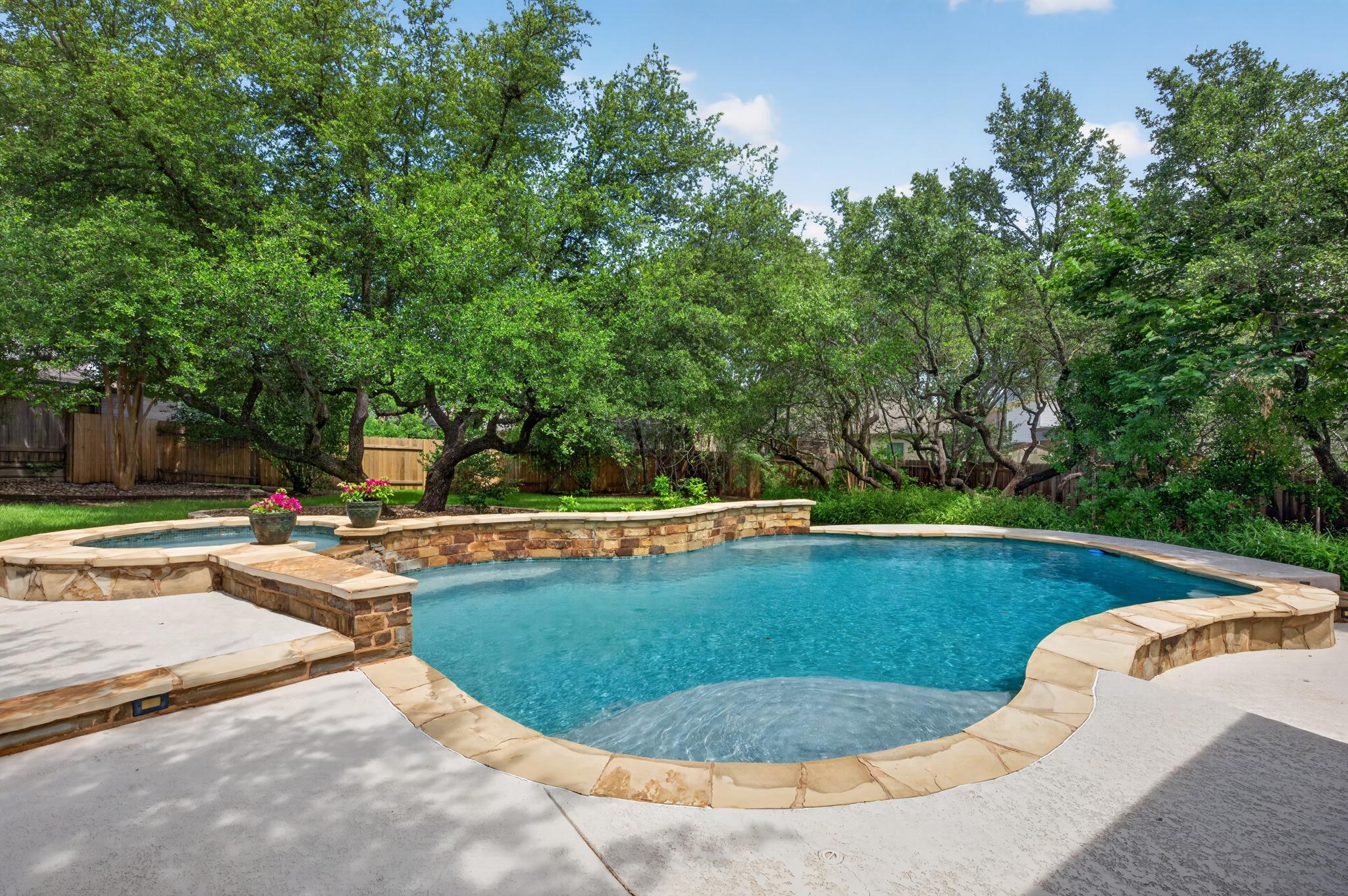 8025 Levata Dr, Austin, TX 78739