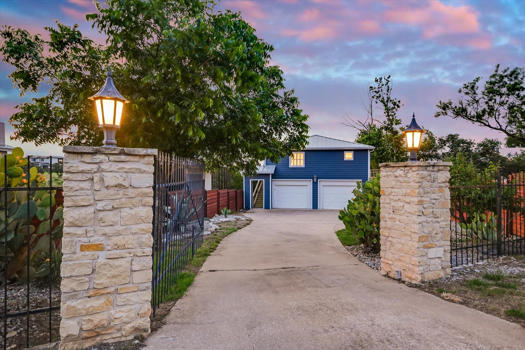 22514 Felicia Dr, Spicewood, TX 78669