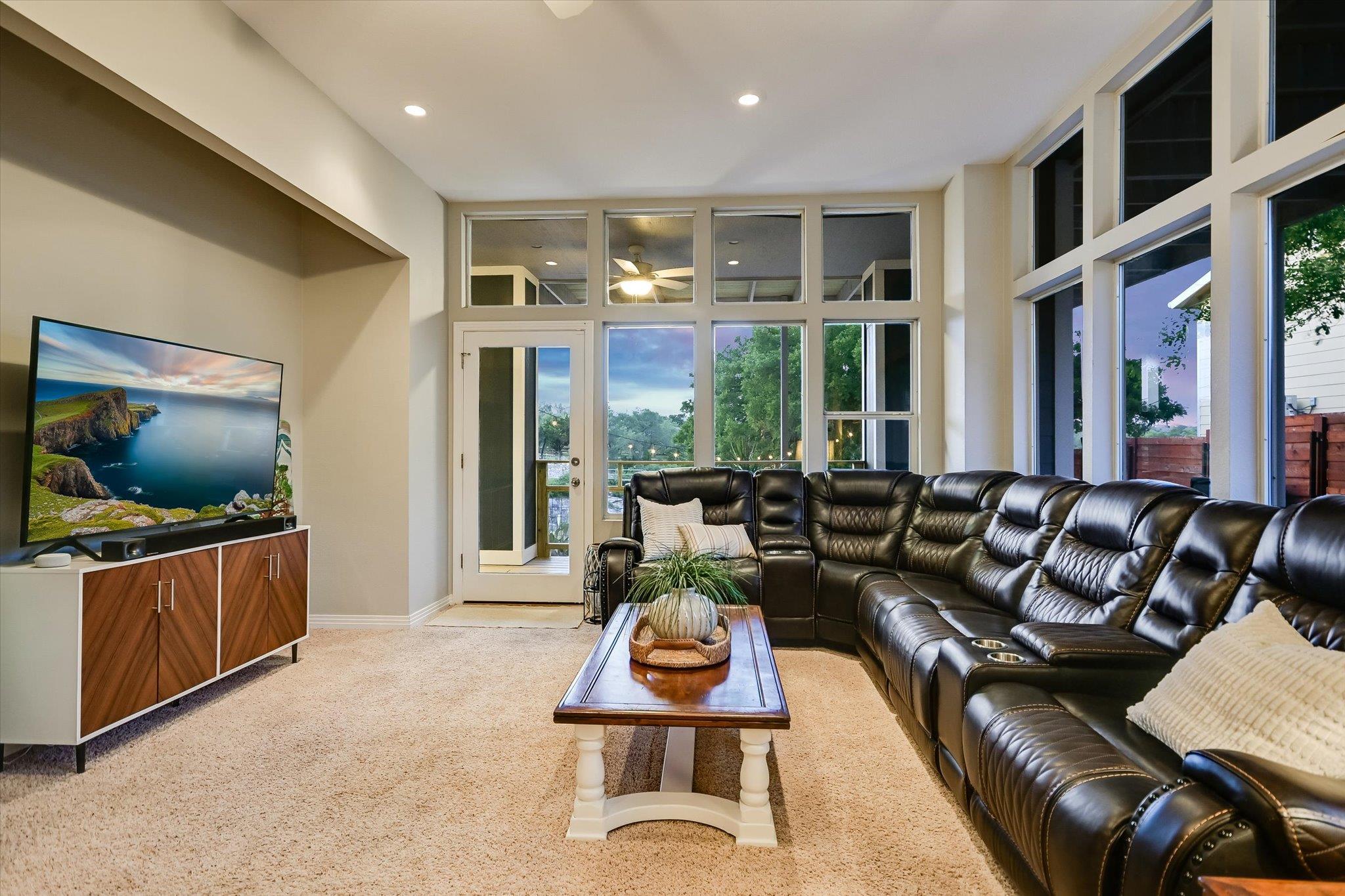 22514 Felicia Dr, Spicewood, TX 78669