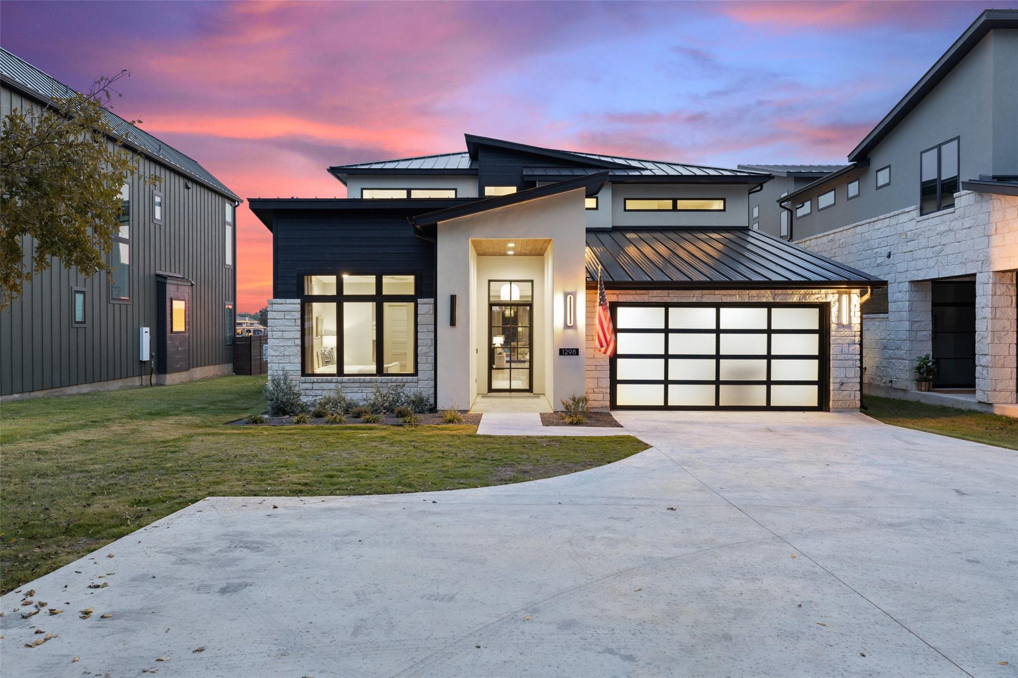 1298 Euel Moore Dr, Kingsland, TX 78639