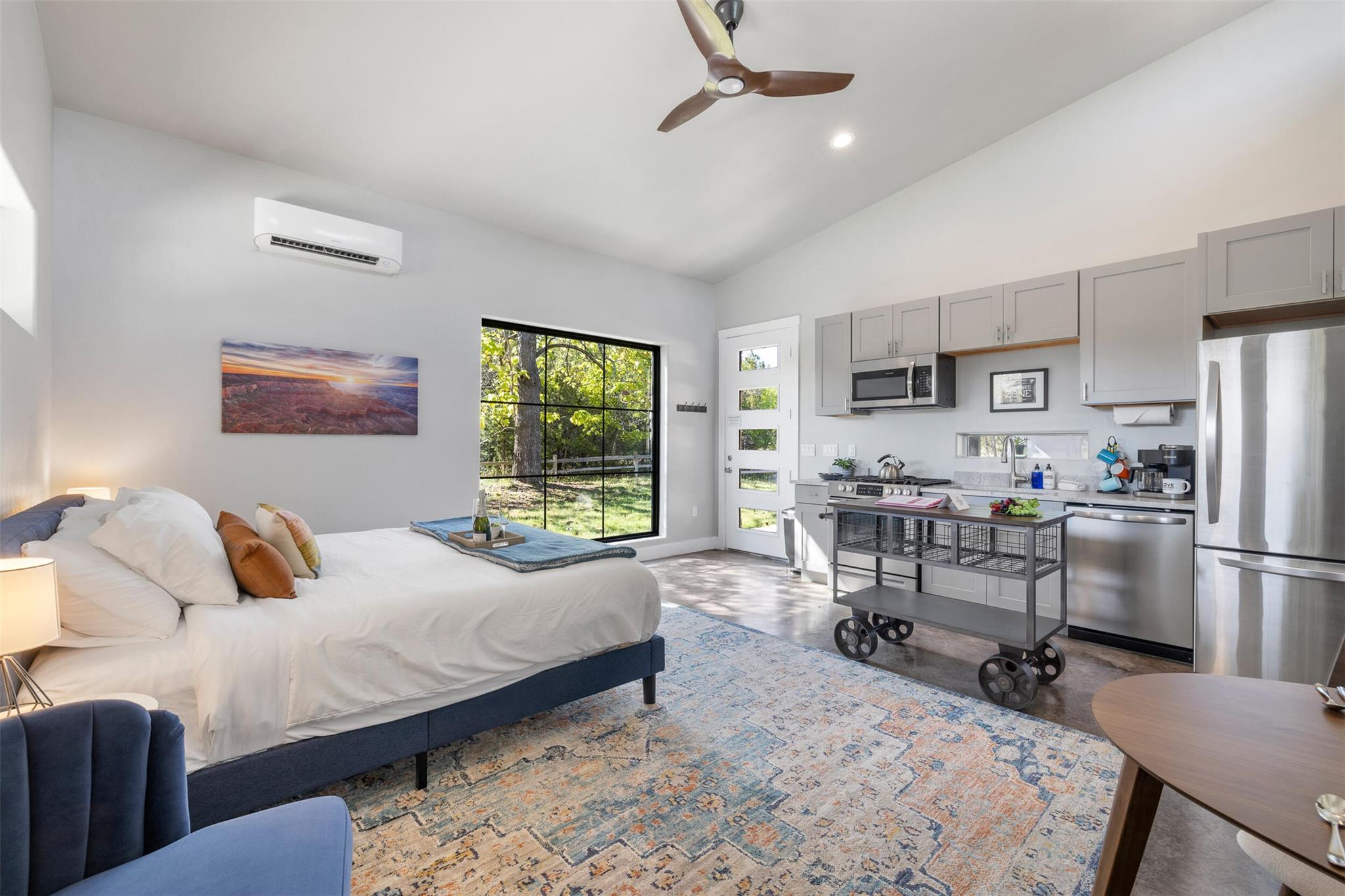 10501 Lake Park Dr, Dripping Springs, TX 78620