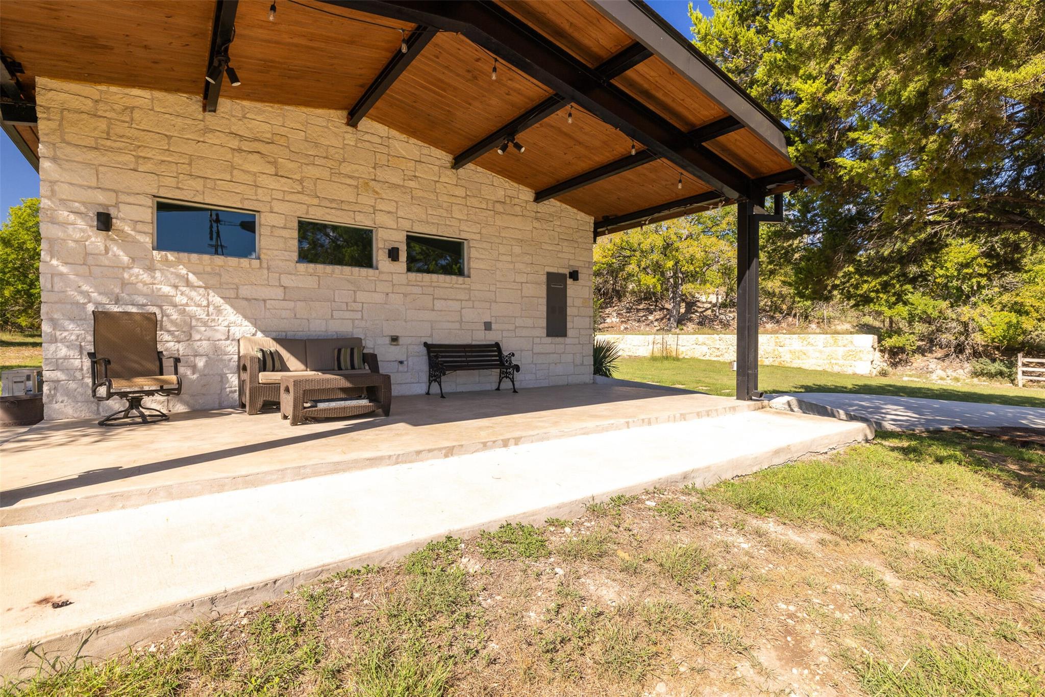 10501 Lake Park Dr, Dripping Springs, TX 78620