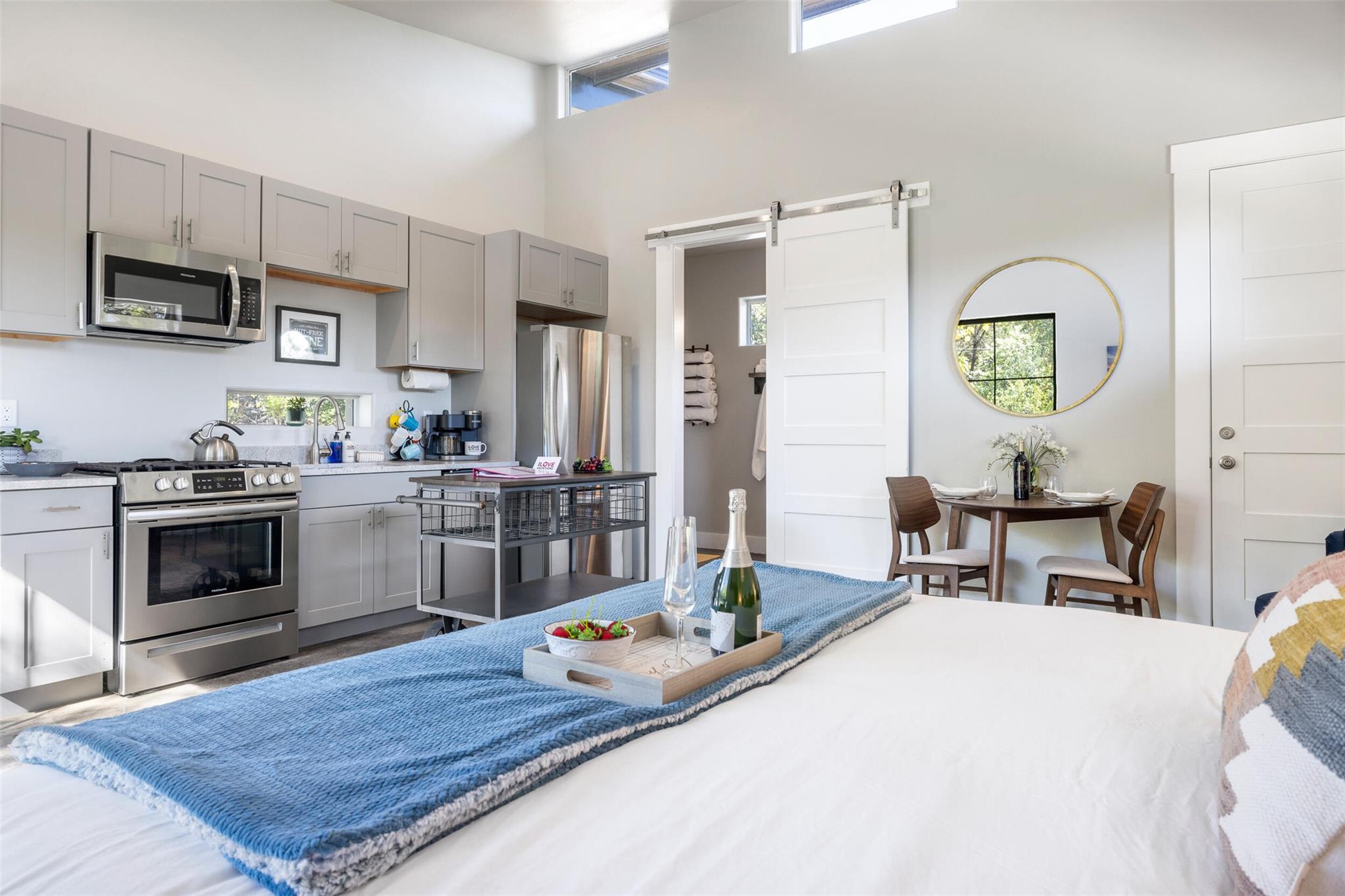 10501 Lake Park Dr, Dripping Springs, TX 78620