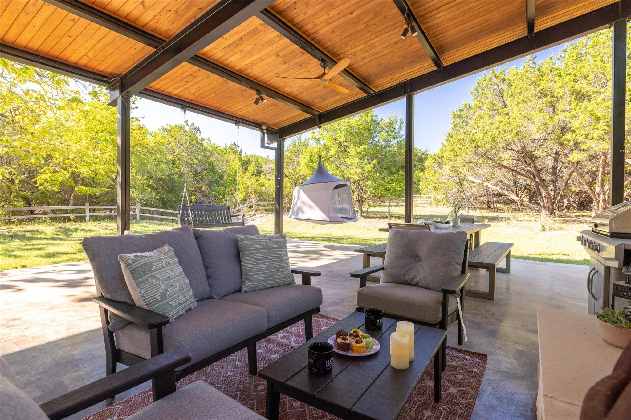 10501 Lake Park Dr, Dripping Springs, TX 78620