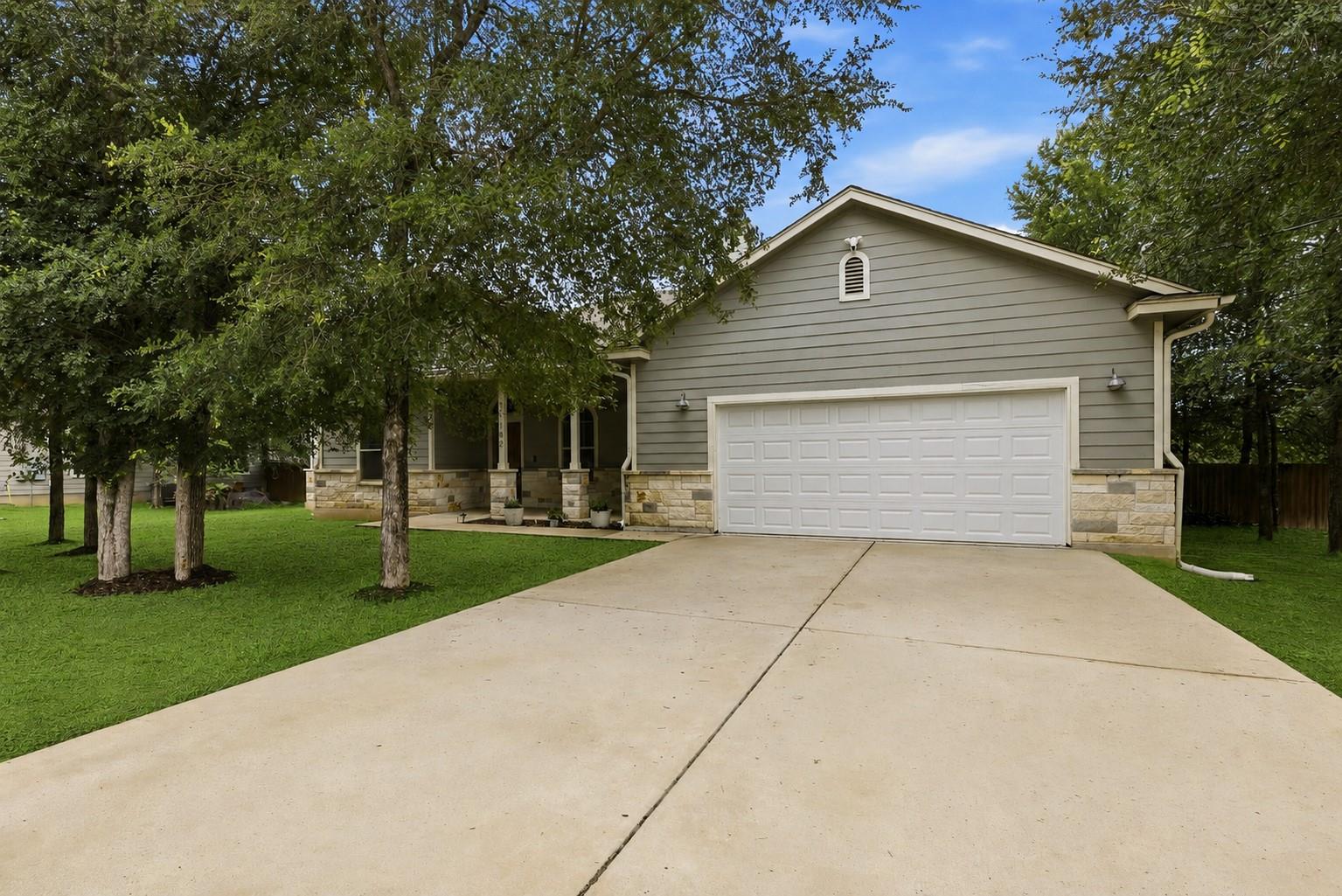 182 Waipahoehoe Dr, Bastrop, TX 78602
