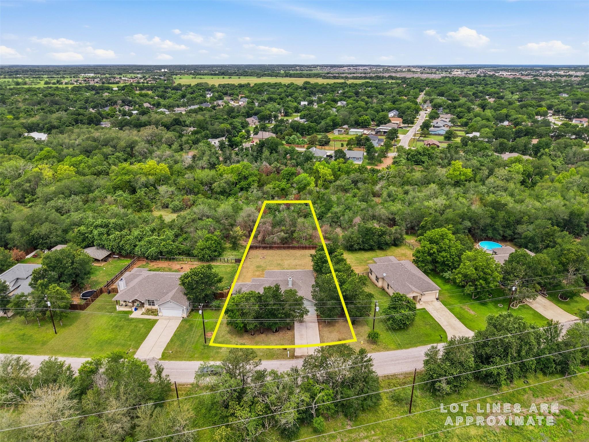182 Waipahoehoe Dr, Bastrop, TX 78602