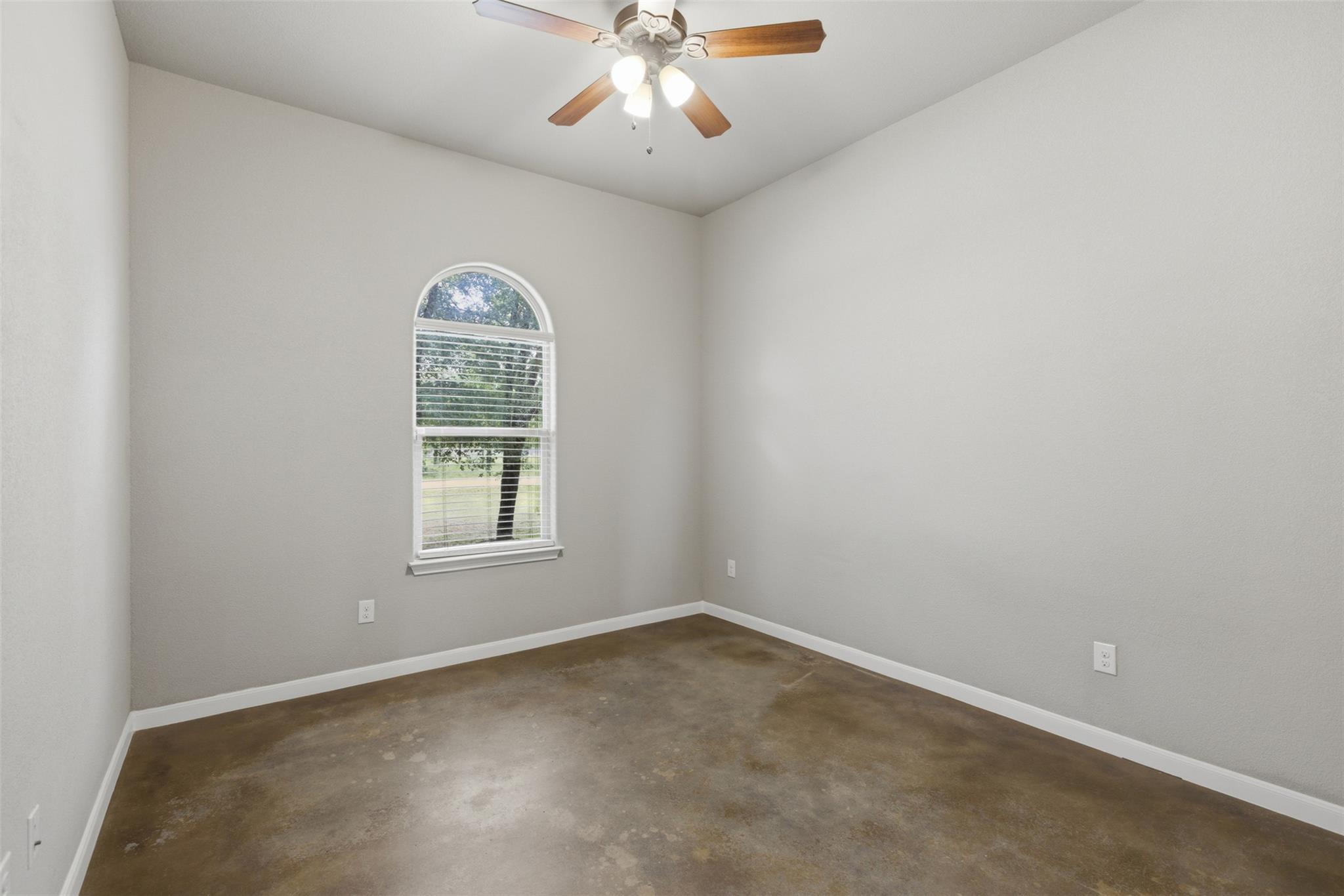 182 Waipahoehoe Dr, Bastrop, TX 78602