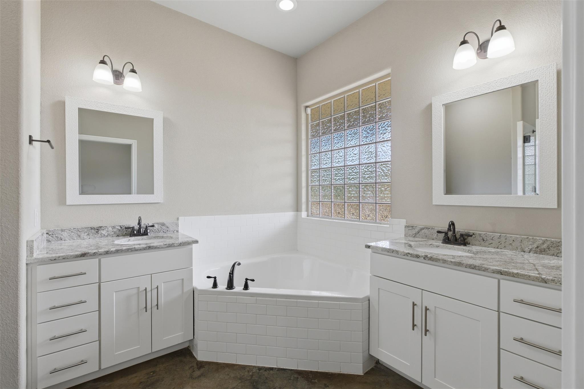 182 Waipahoehoe Dr, Bastrop, TX 78602