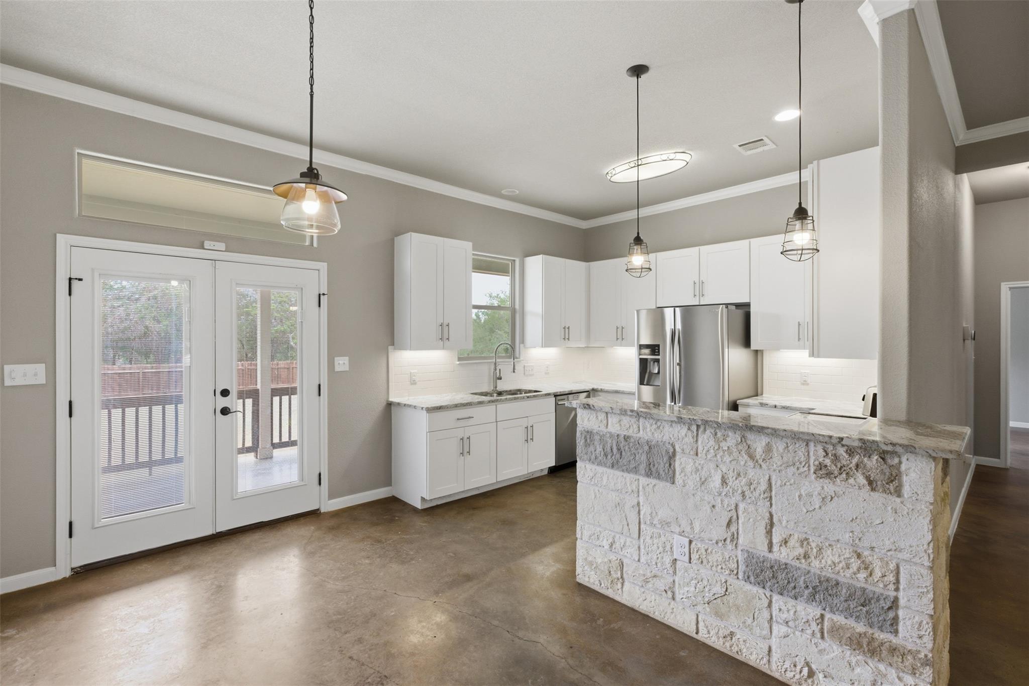 182 Waipahoehoe Dr, Bastrop, TX 78602