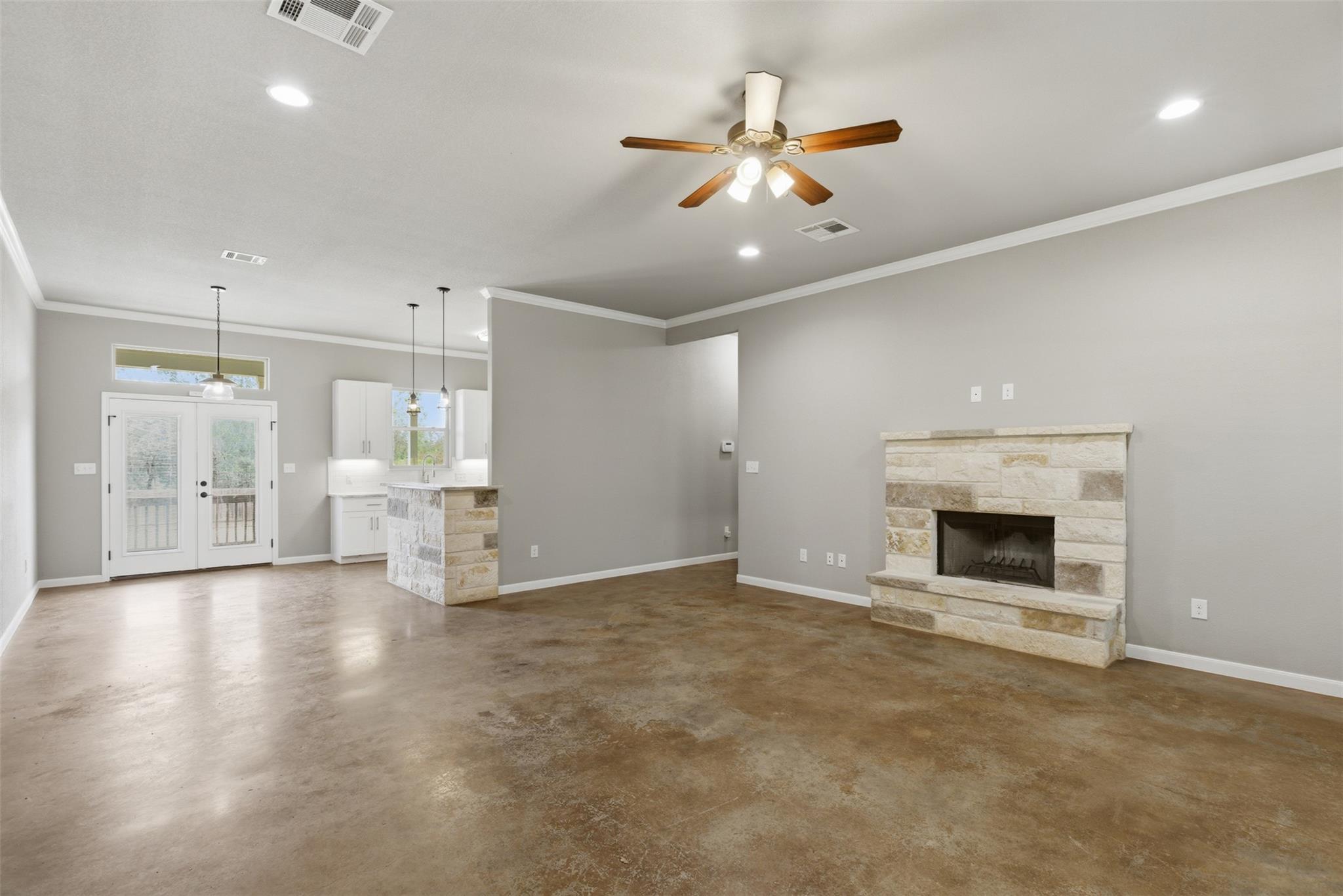 182 Waipahoehoe Dr, Bastrop, TX 78602