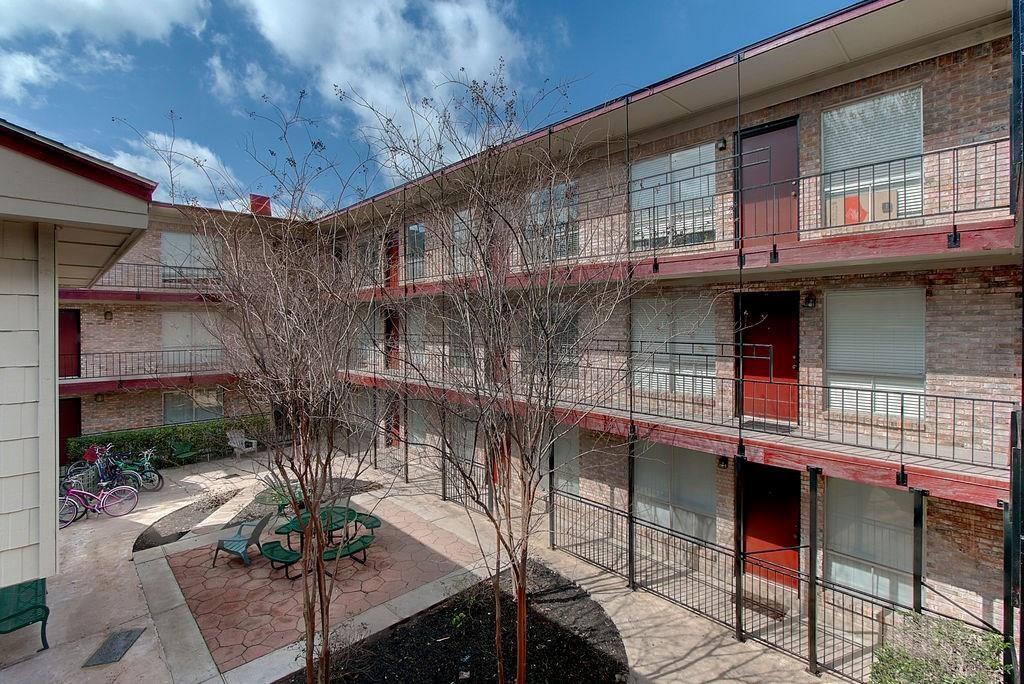 2207 Leon St # 309, Austin, TX 78705