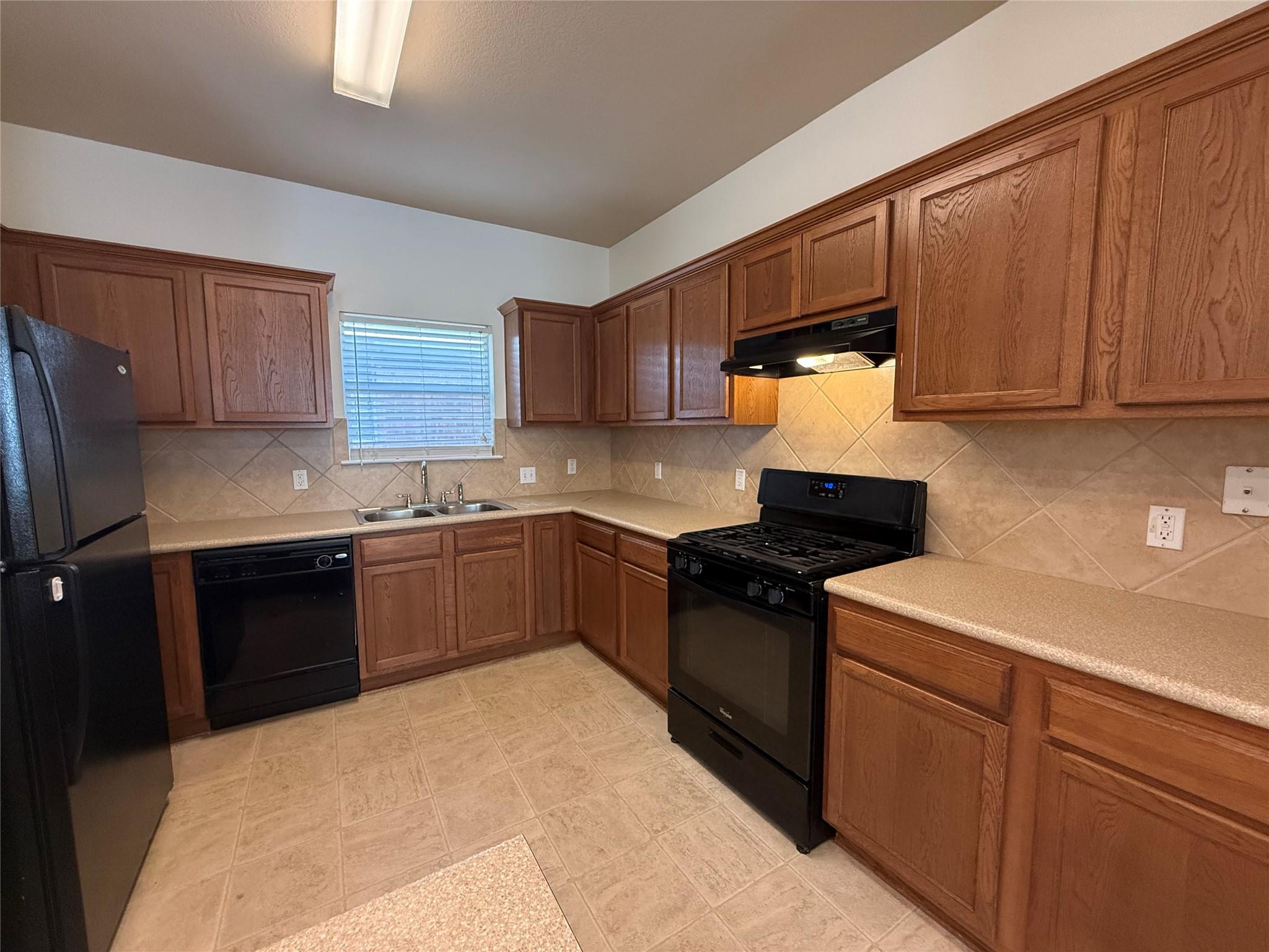 104 Lava Bed Dr, Pflugerville, TX 78660