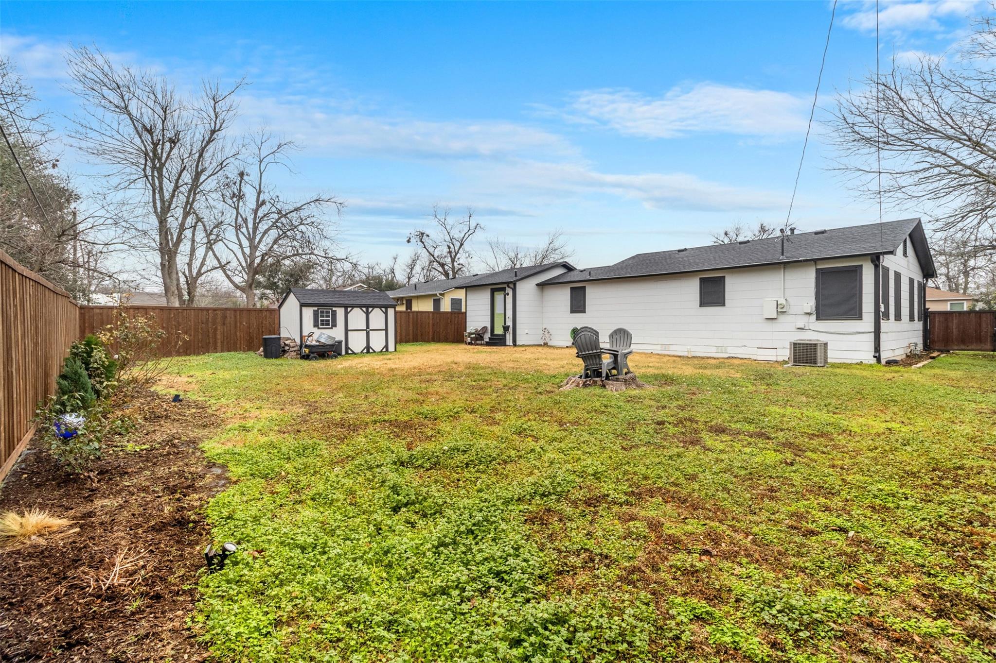 1011 Gilmore St, Taylor, TX 76574
