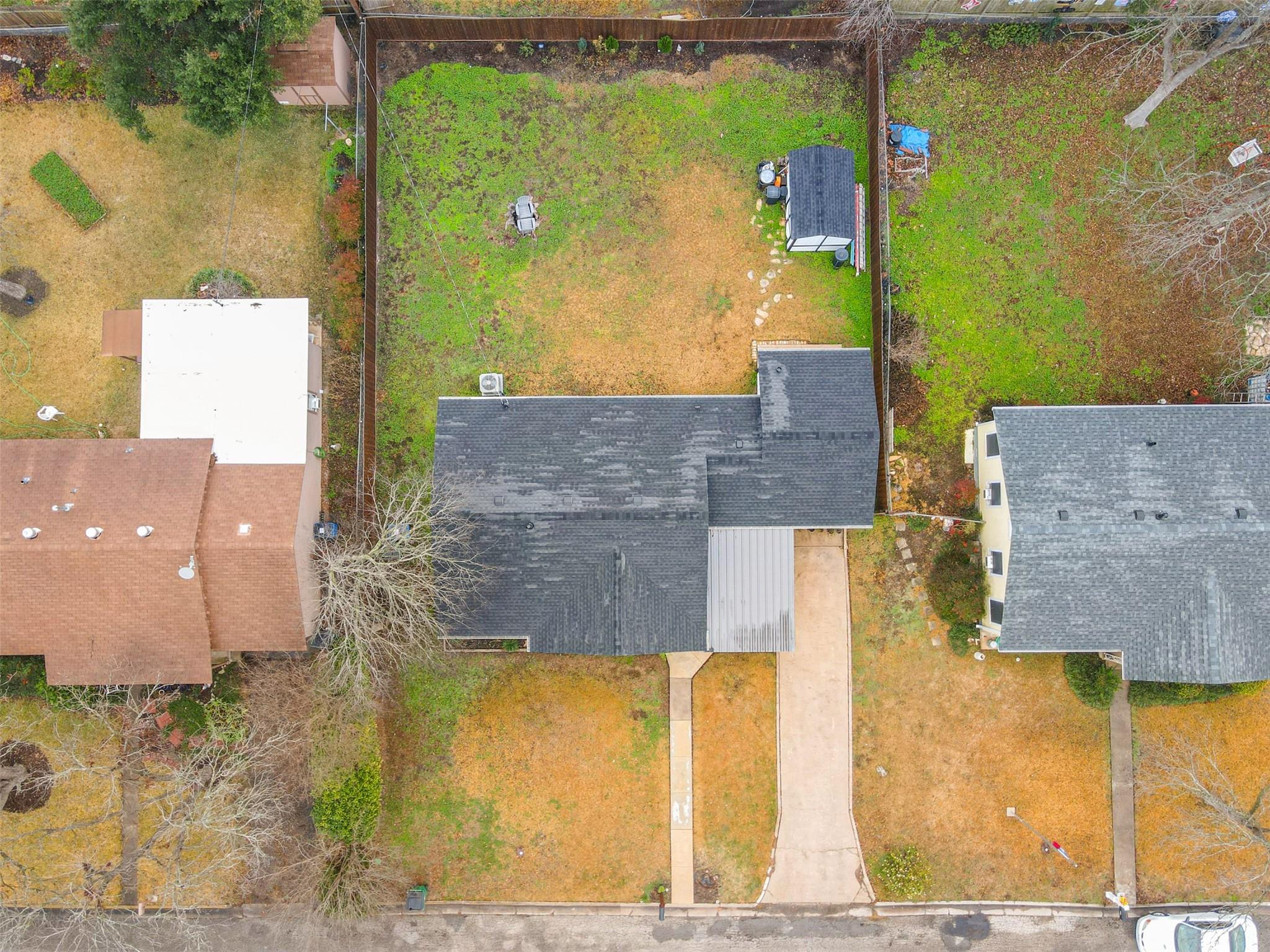 1011 Gilmore St, Taylor, TX 76574
