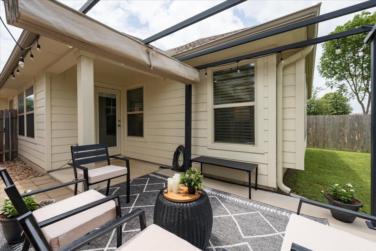 305 Hay Barn St, San Marcos, TX 78666