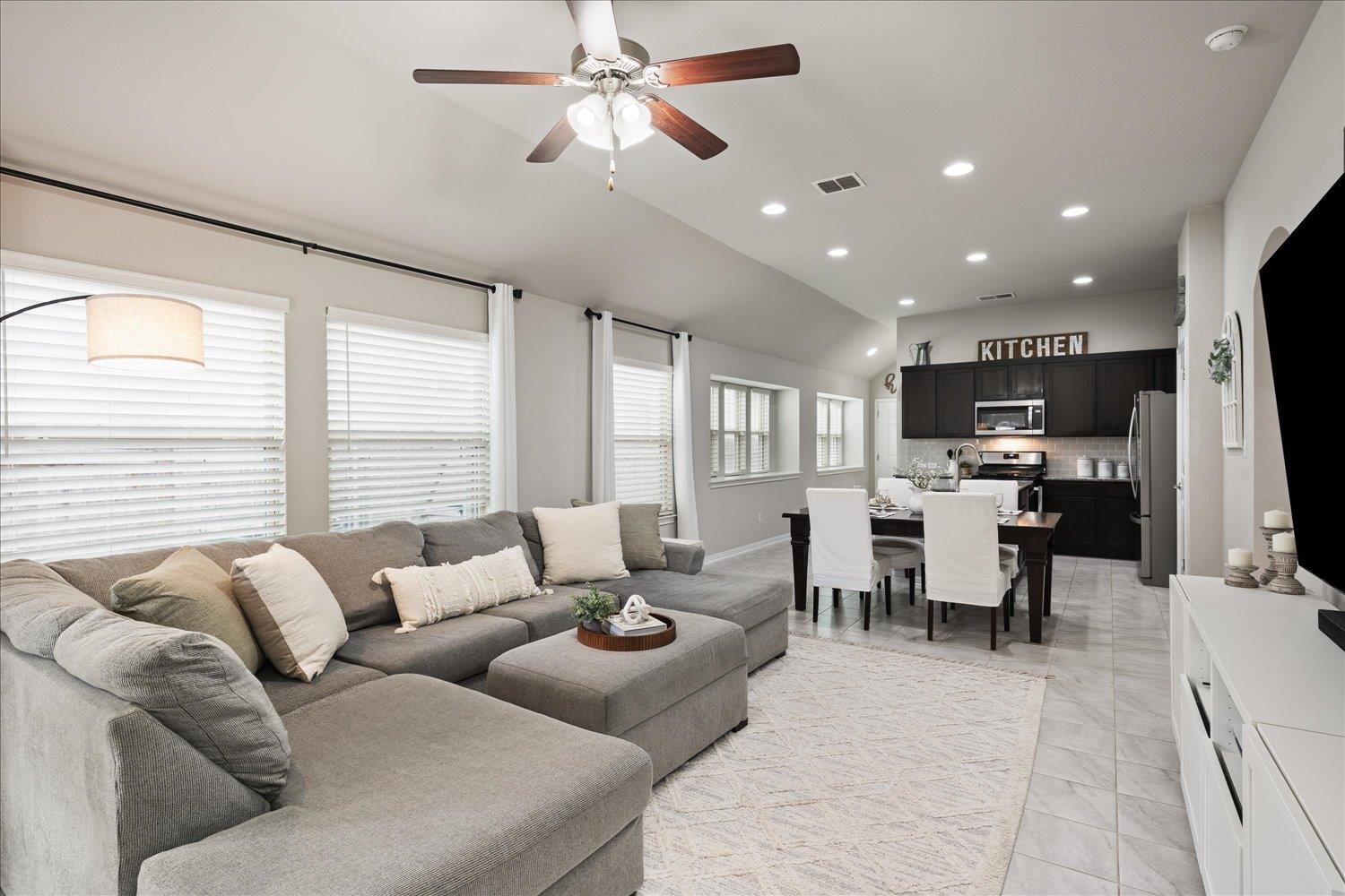 305 Hay Barn St, San Marcos, TX 78666