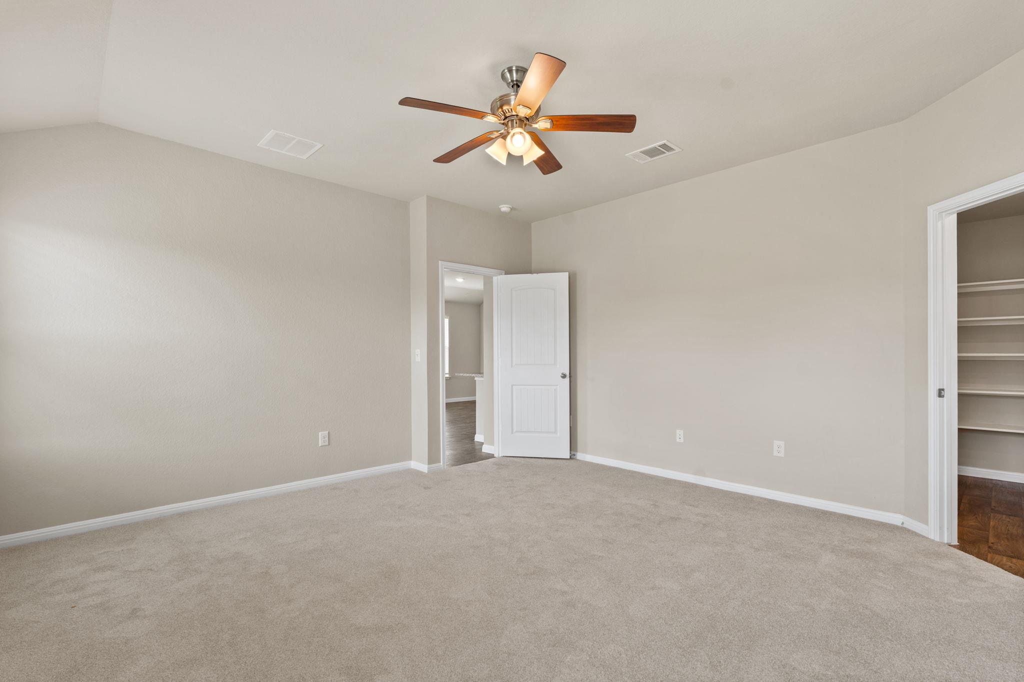 215 Bunting Ln, Bertram, TX 78605