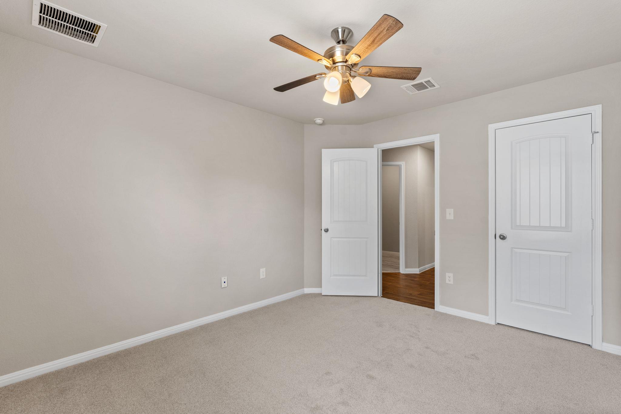 215 Bunting Ln, Bertram, TX 78605