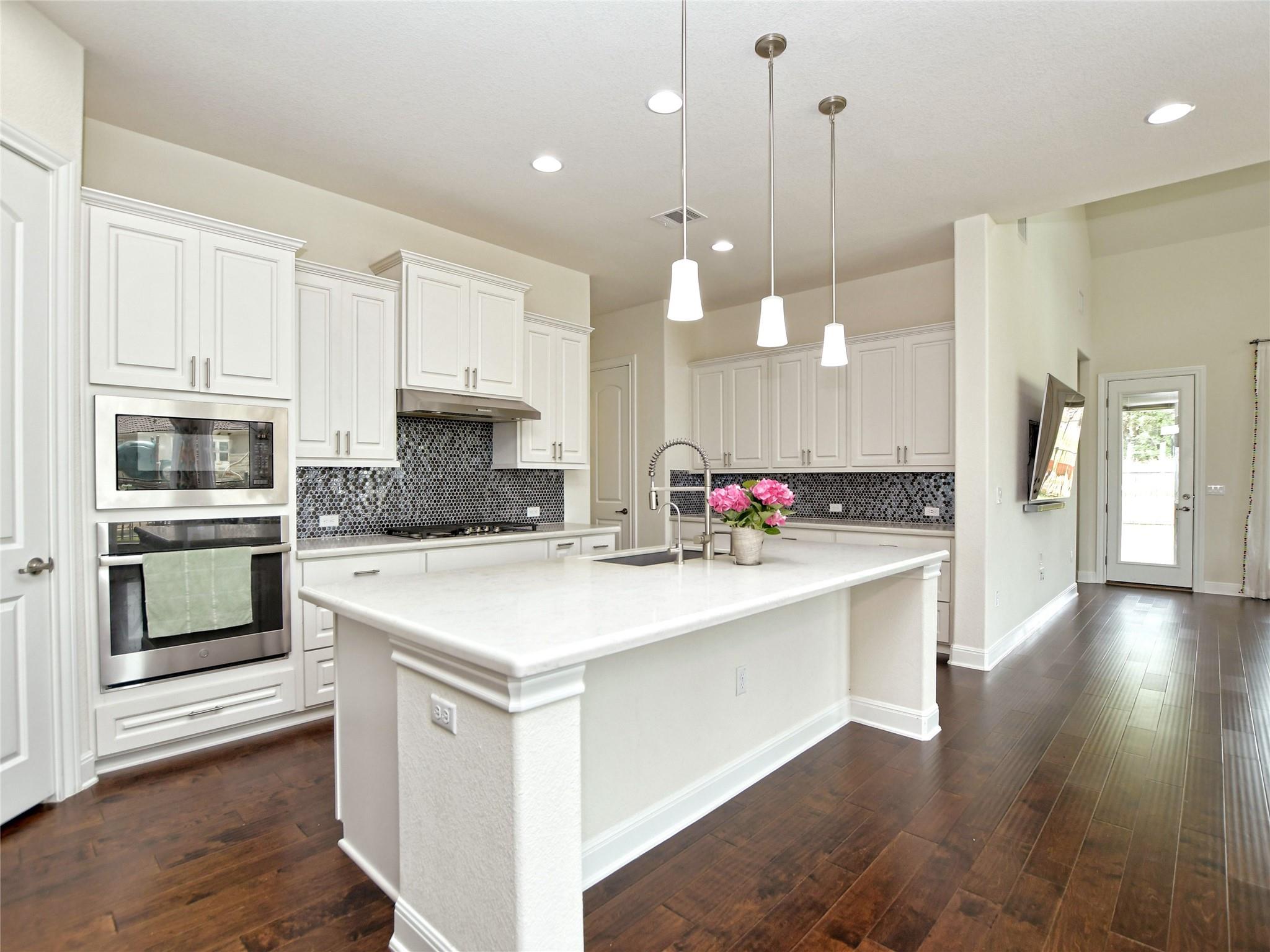 9703 Bayshore Bnd # 81, Austin, TX 78726