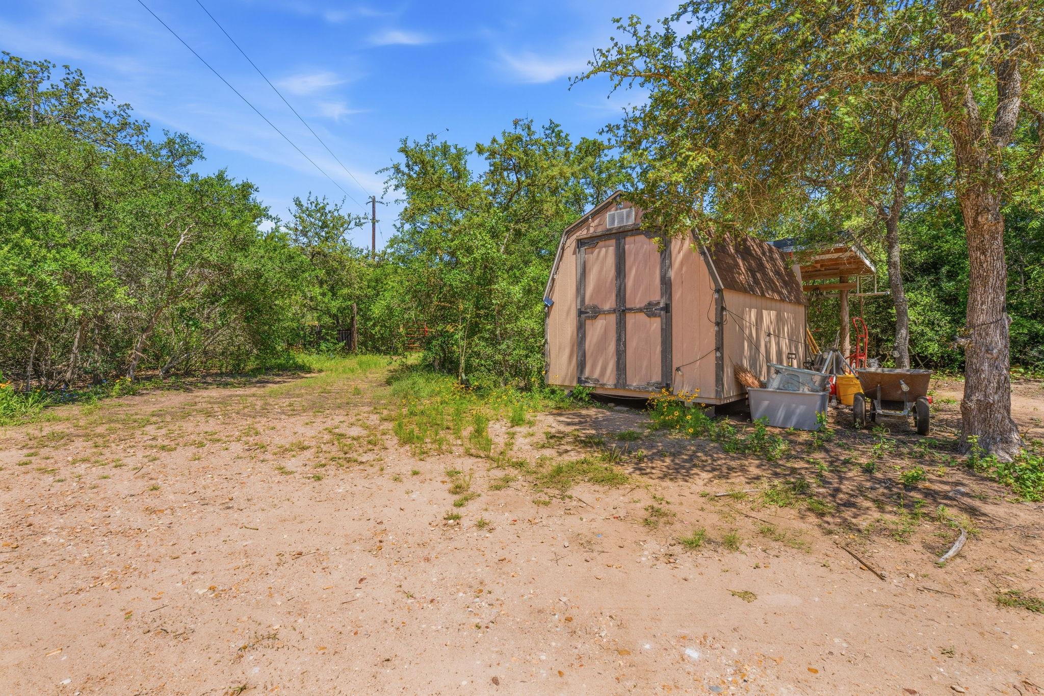 1998 Upper Elgin River Rd, Elgin, TX 78621