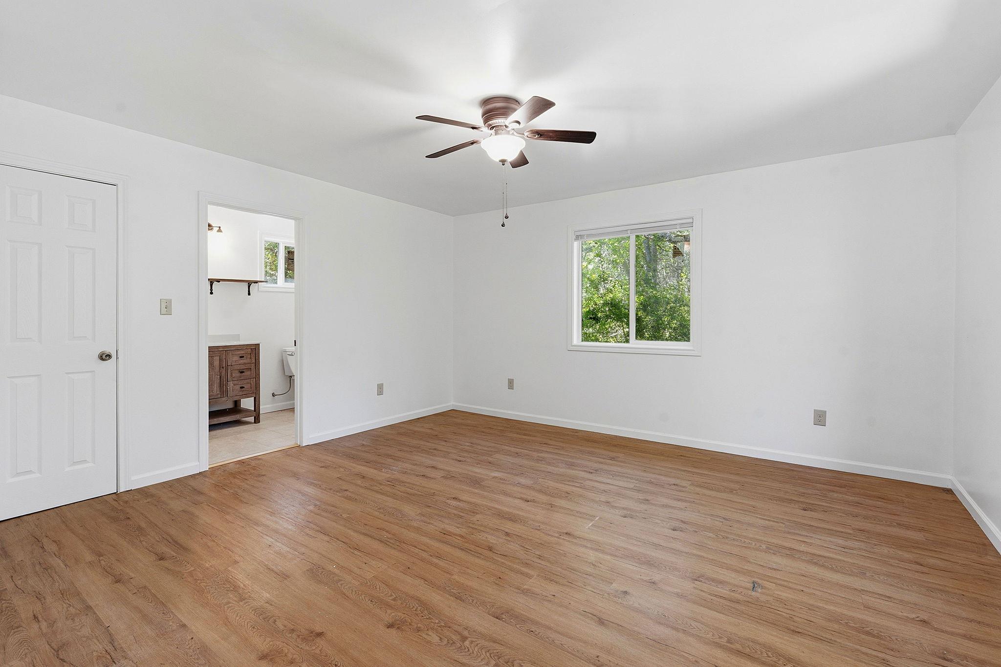 1998 Upper Elgin River Rd, Elgin, TX 78621