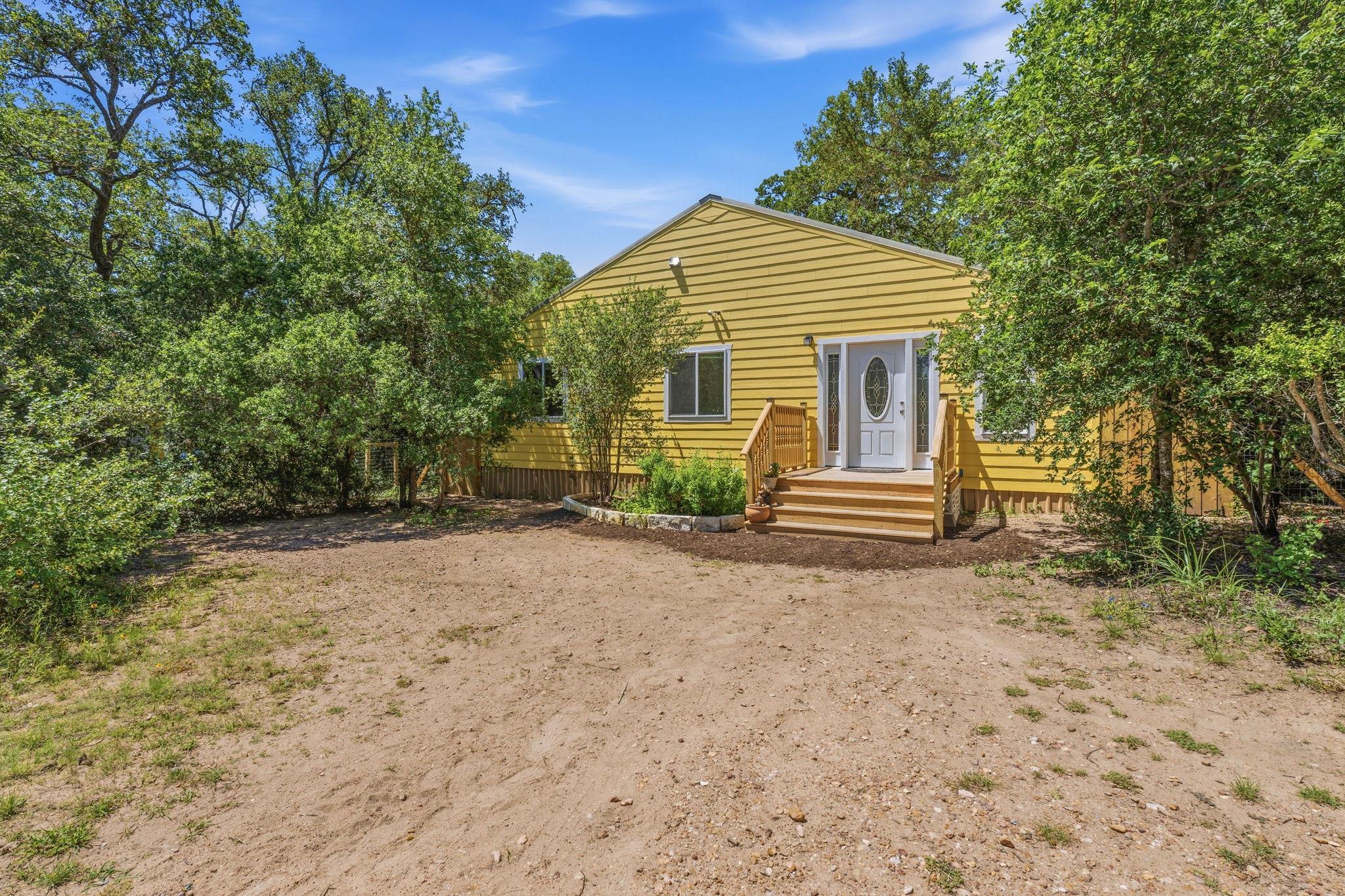 1998 Upper Elgin River Rd, Elgin, TX 78621