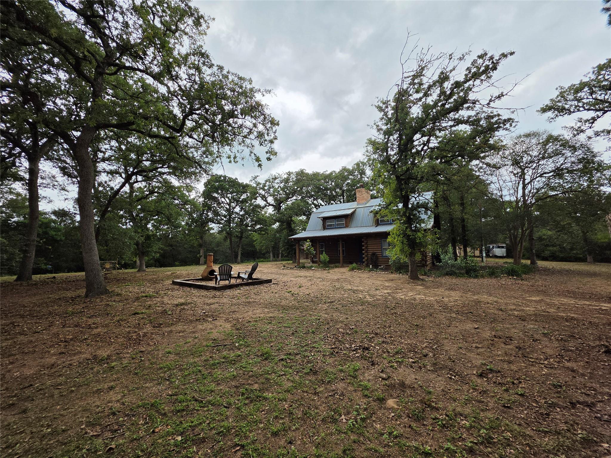 1053 E County Road F, Lexington, TX 78947