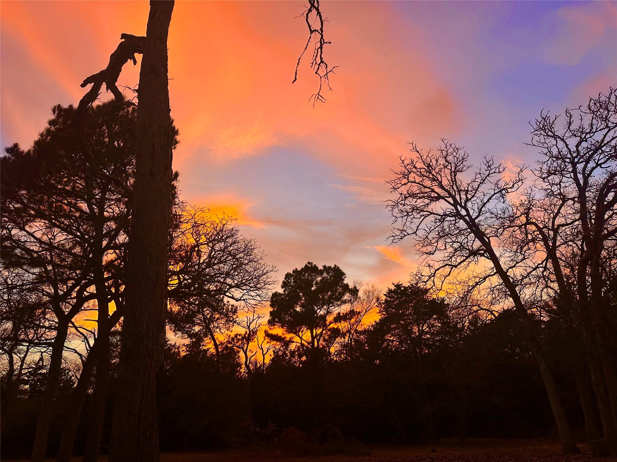 1053 E County Road F, Lexington, TX 78947