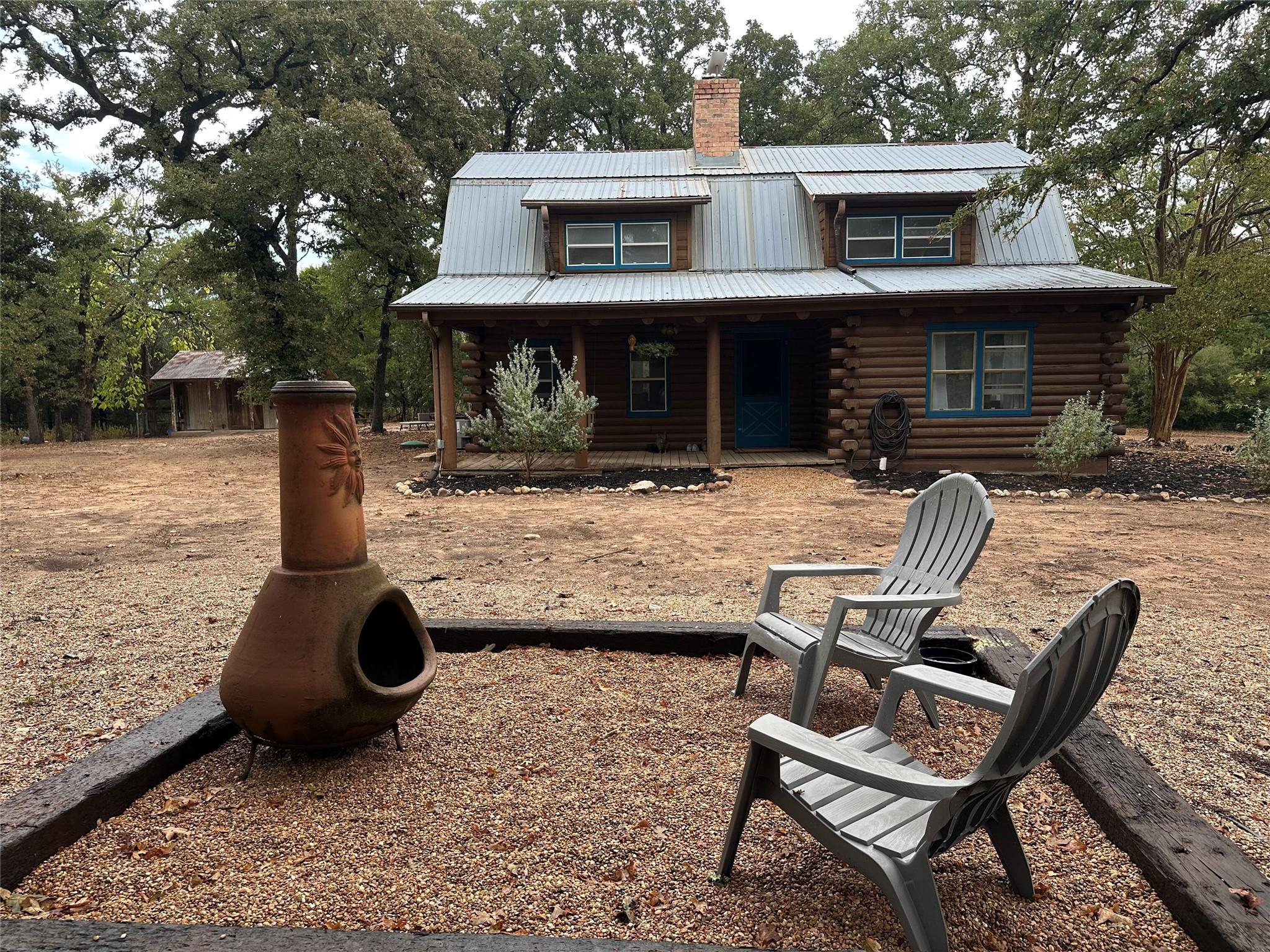 1053 E County Road F, Lexington, TX 78947
