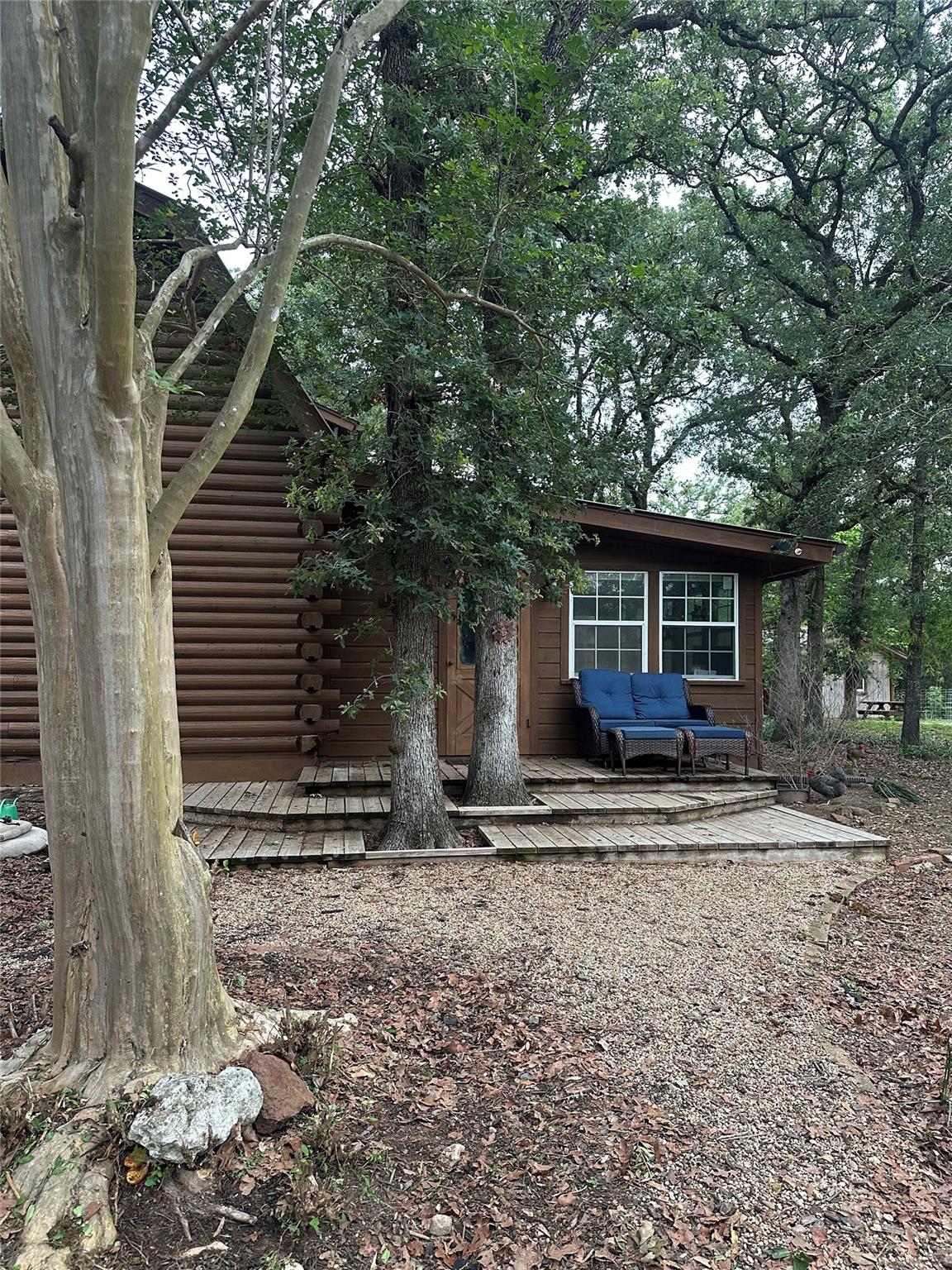 1053 E County Road F, Lexington, TX 78947