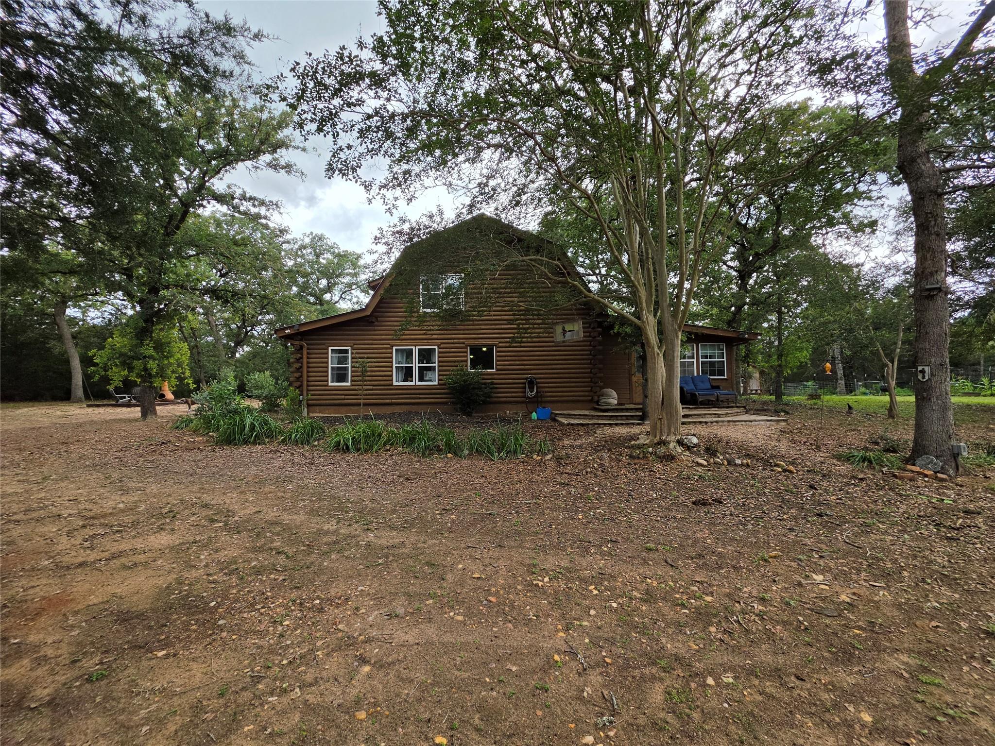 1053 E County Road F, Lexington, TX 78947