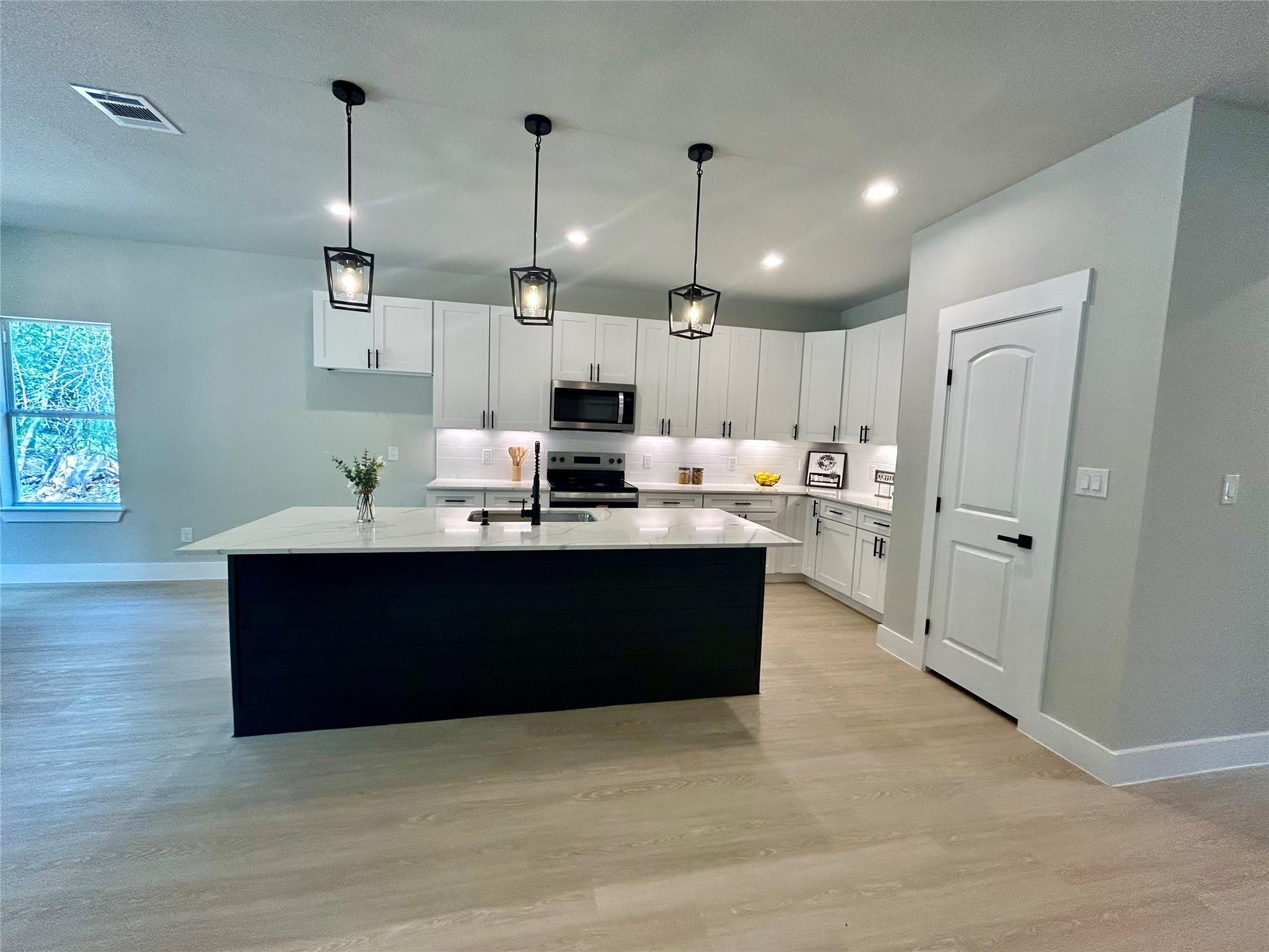 130 Waimanalo Ln, Bastrop, TX 78602