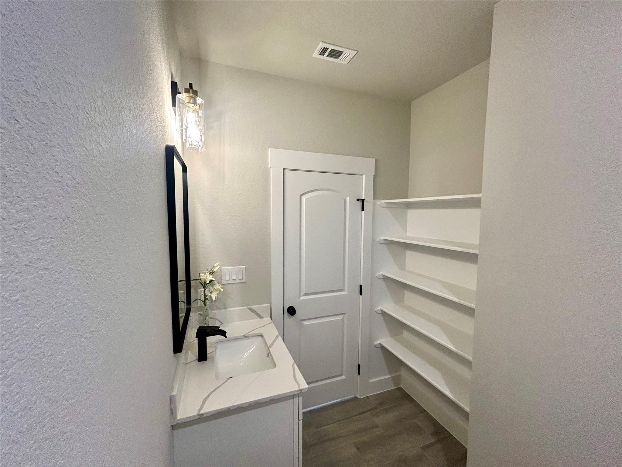 130 Waimanalo Ln, Bastrop, TX 78602