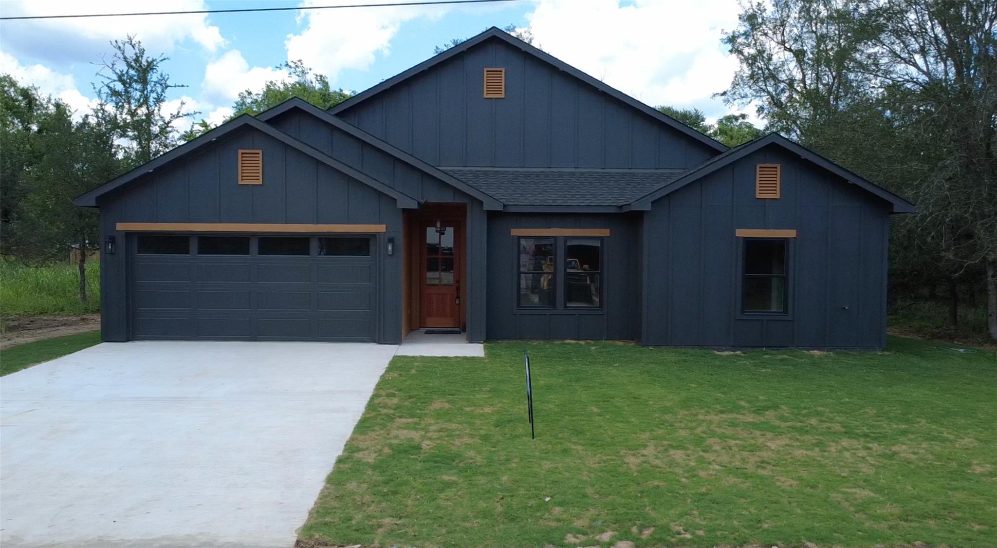 130 Waimanalo Ln, Bastrop, TX 78602