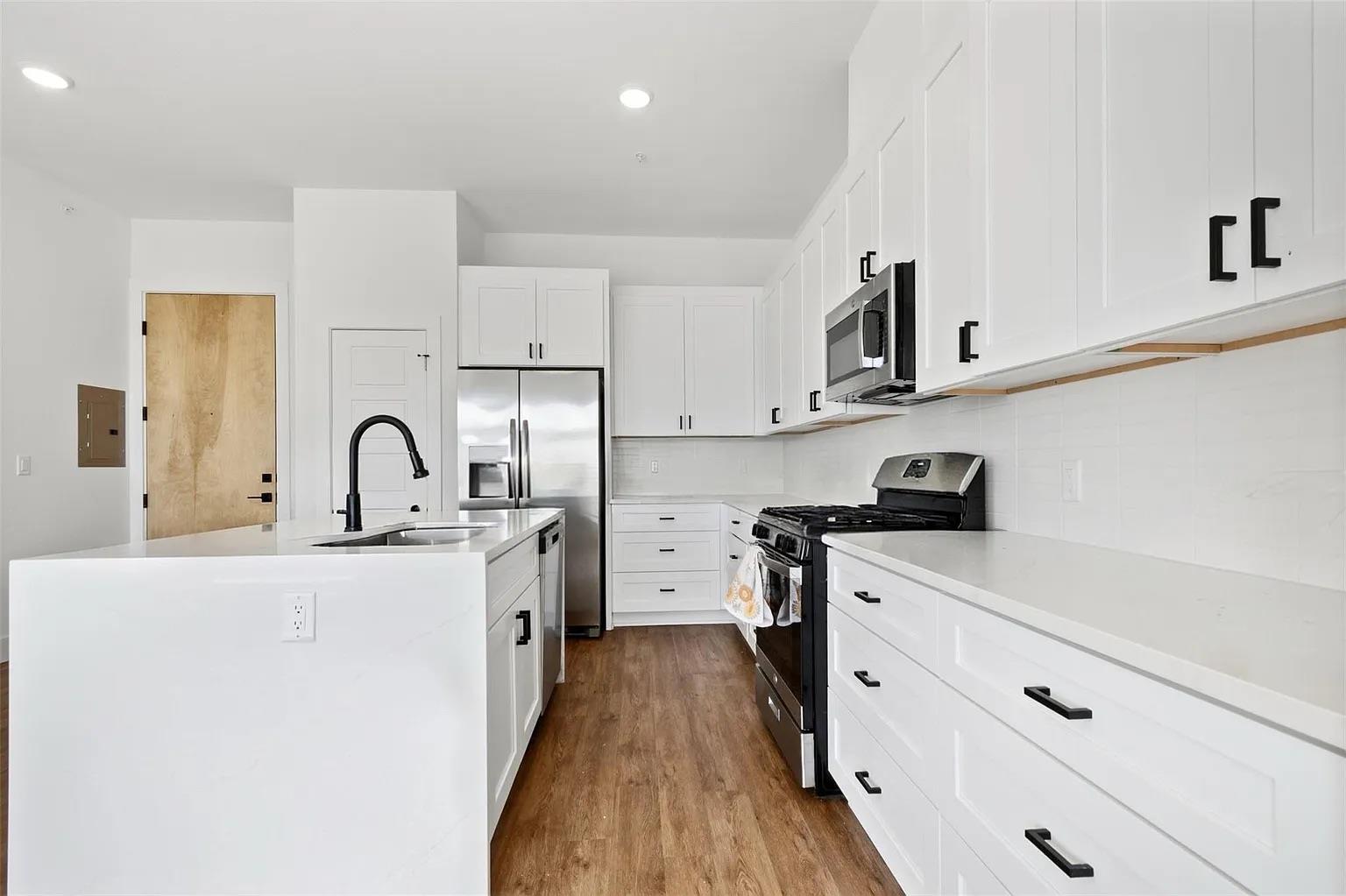 1811 Webberville Rd # 1305, Austin, TX 78721