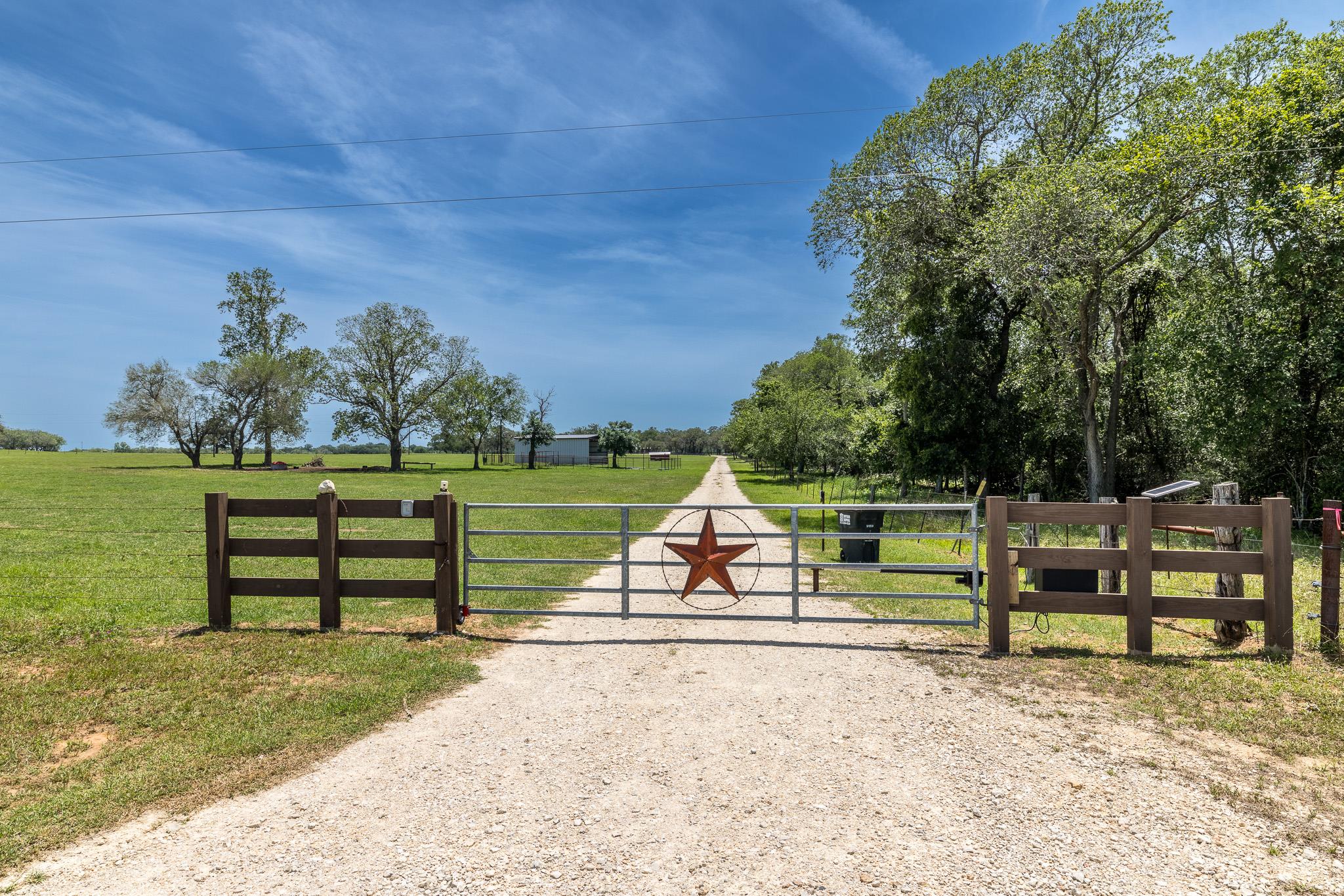 605 Fm 1682, Leesville, TX 78122