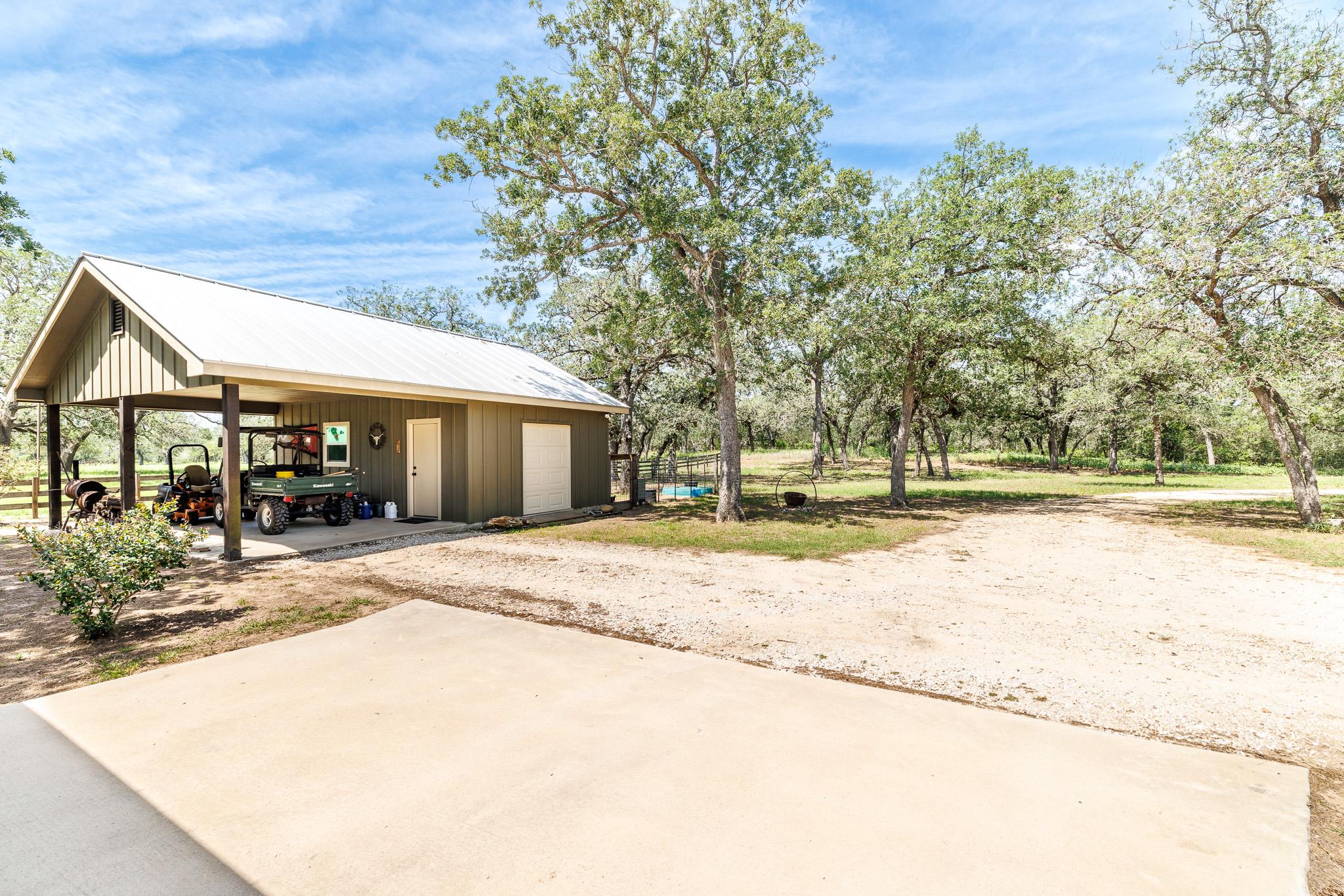 605 Fm 1682, Leesville, TX 78122