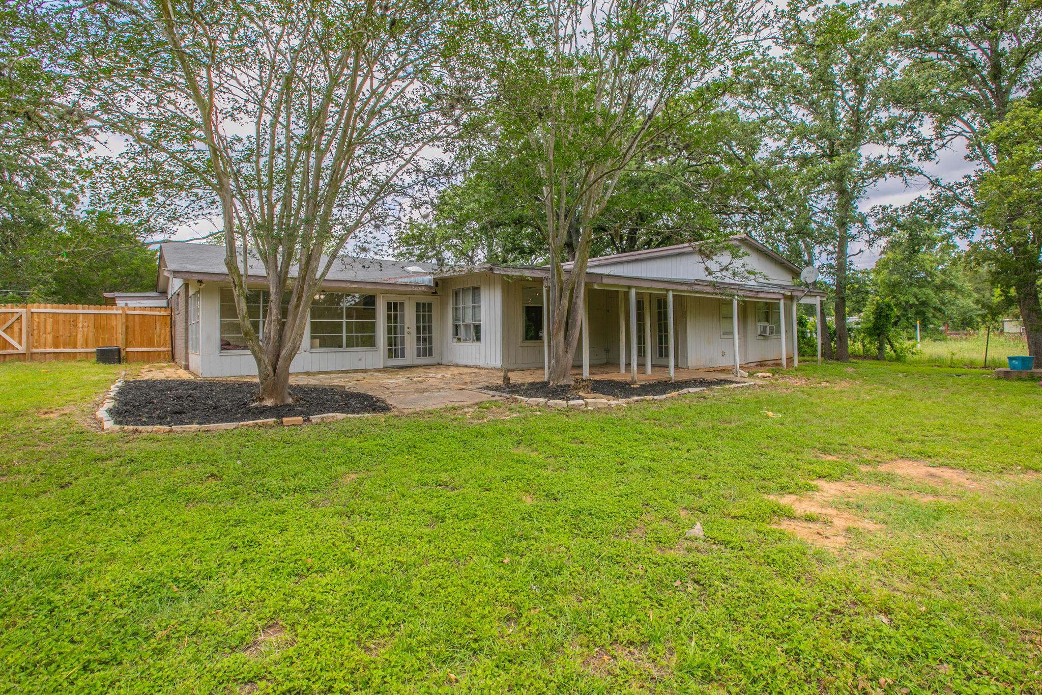 251 Cool Water Dr, Bastrop, TX 78602